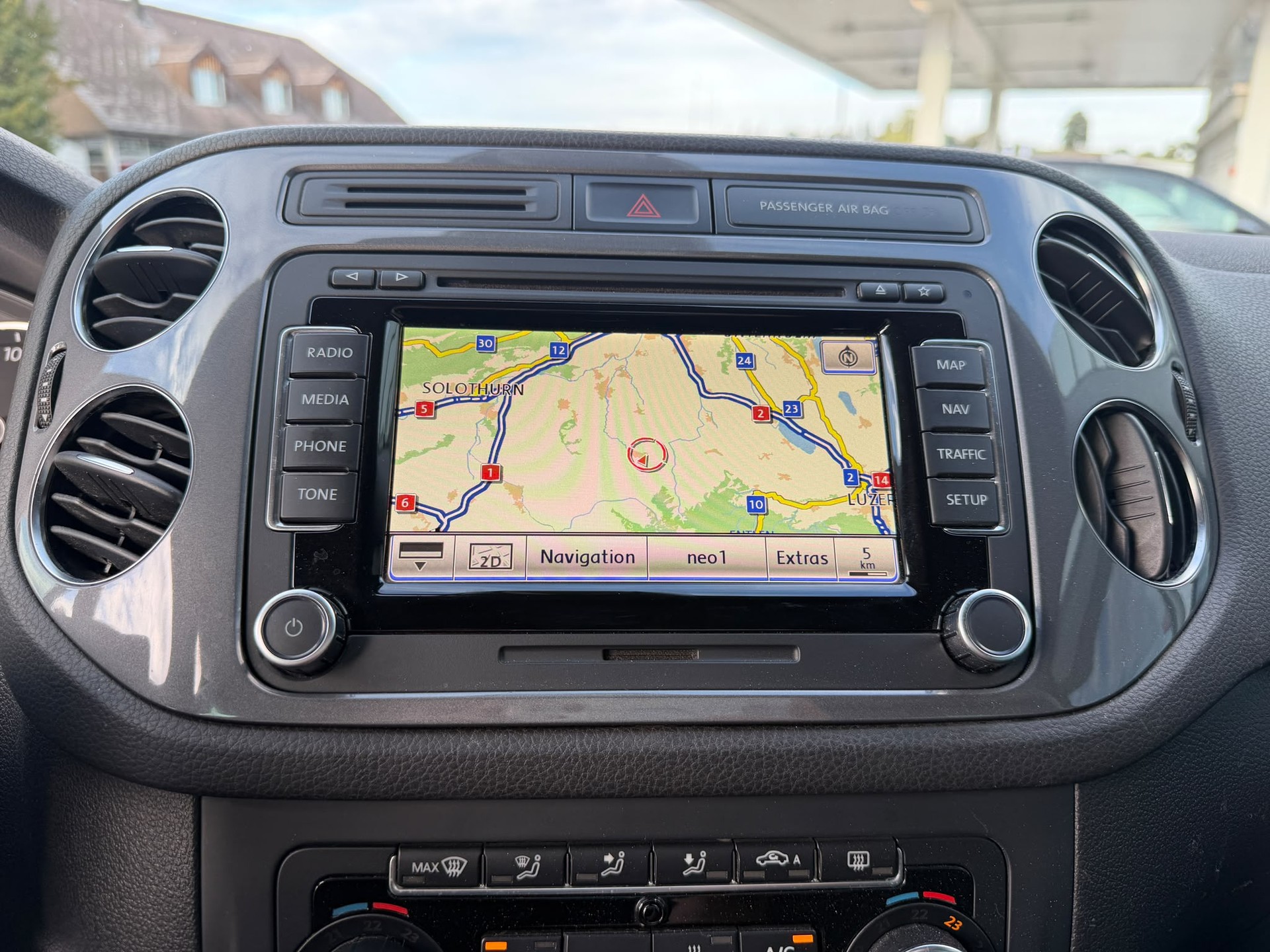 VW Tiguan 2.0 TDI BlueMotion Track&Style 4Motion DSG-image-16