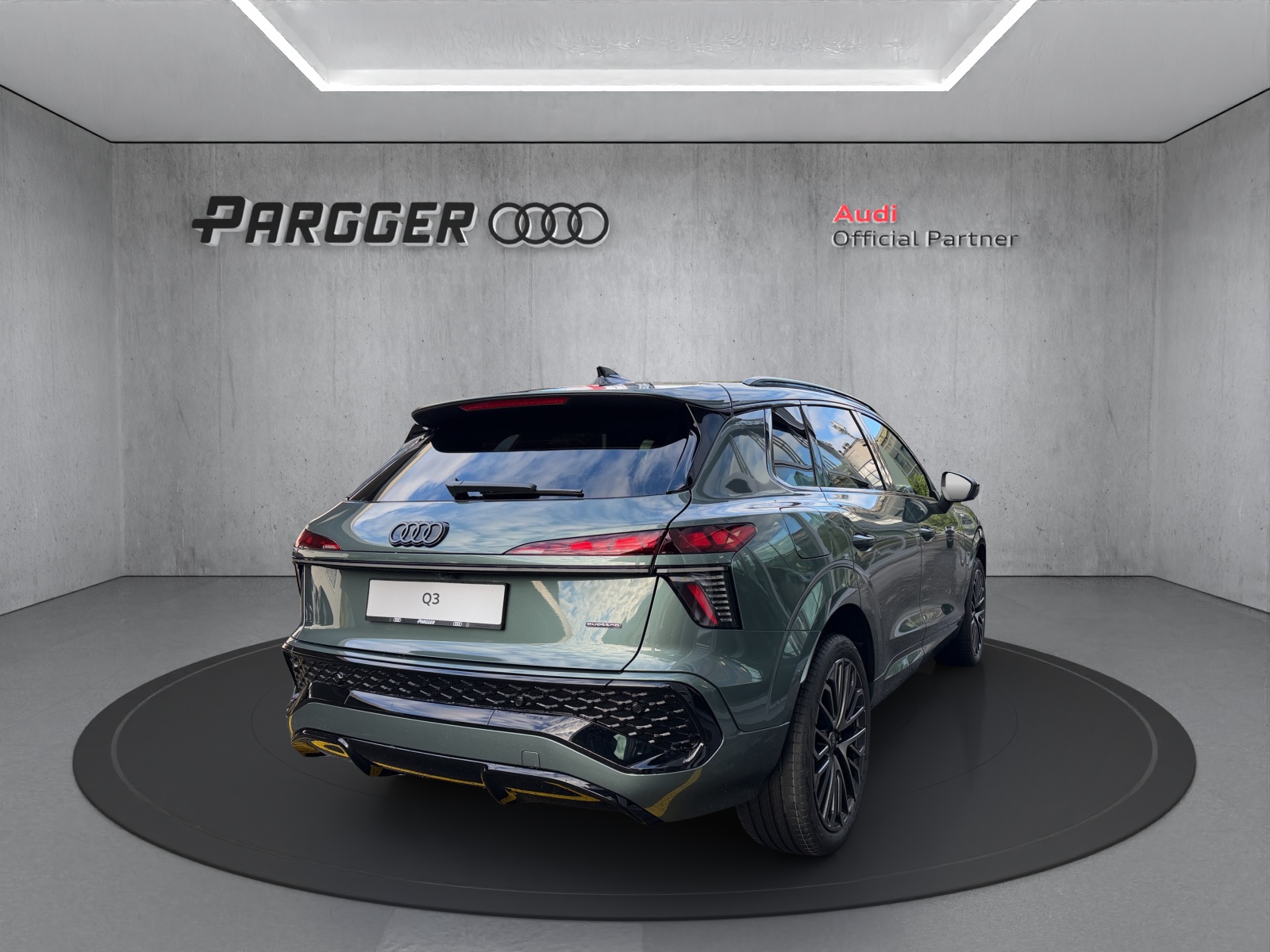 AUDI Q3 SUV TFSI quattro 195 kW S tronic-image-5