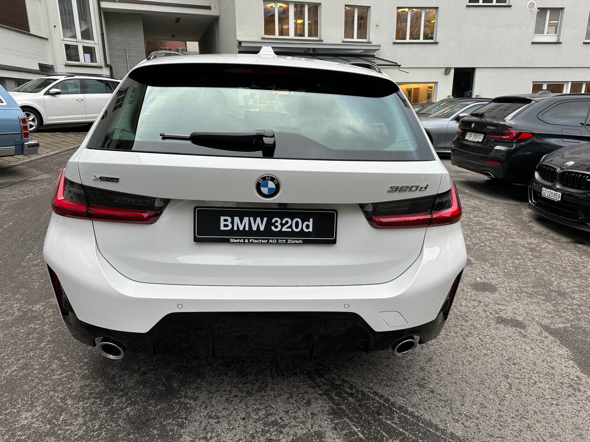 BMW 320d xDrive 48V Touring Steptronic M Sport-image-6
