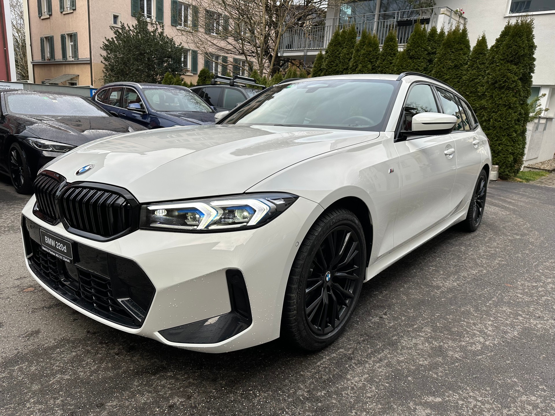 BMW 320d xDrive 48V Touring Steptronic M Sport-showroom-element-1