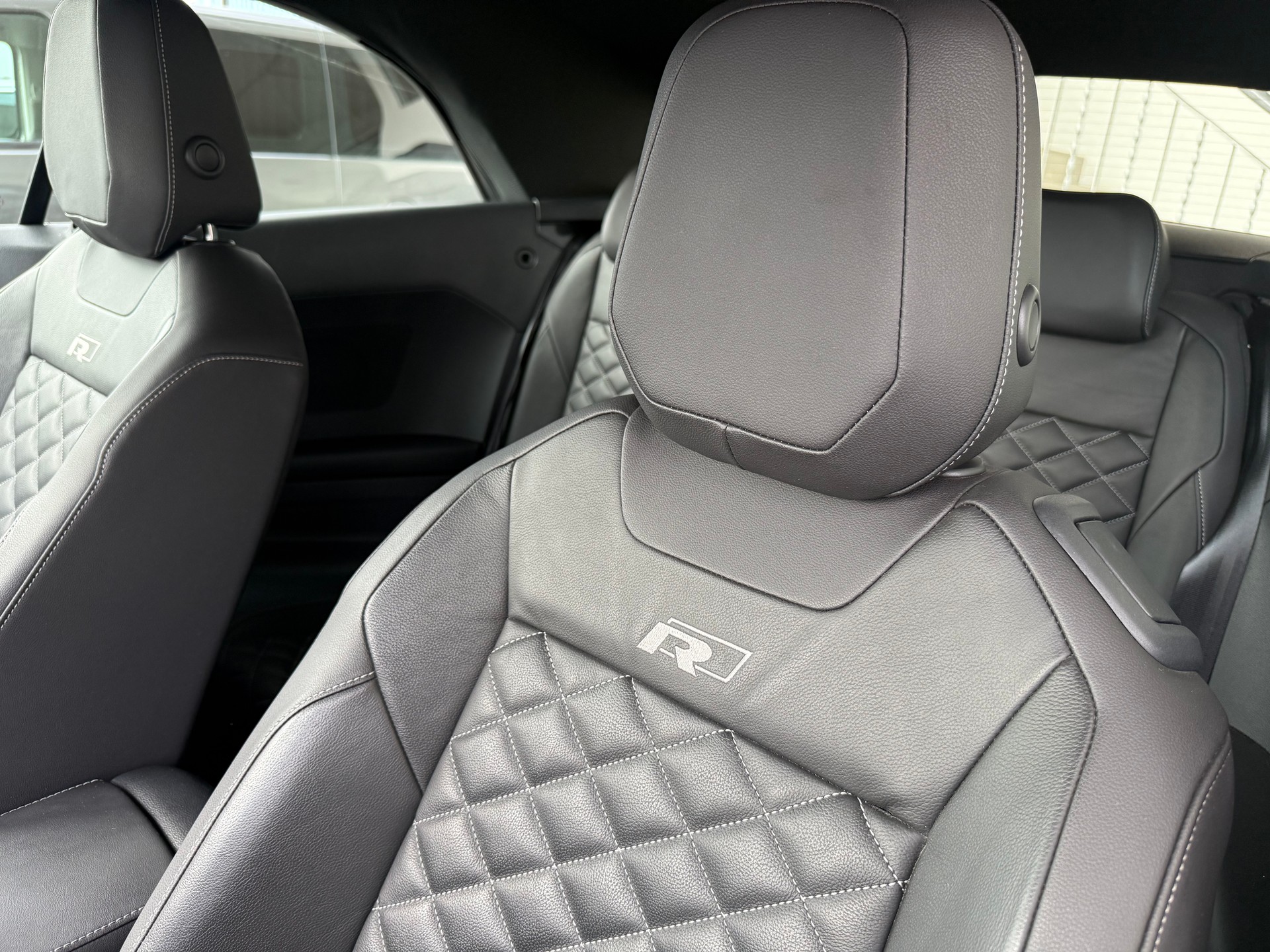 VW T-Roc Cabriolet 1.5 TSI R-Line DSG-image-20