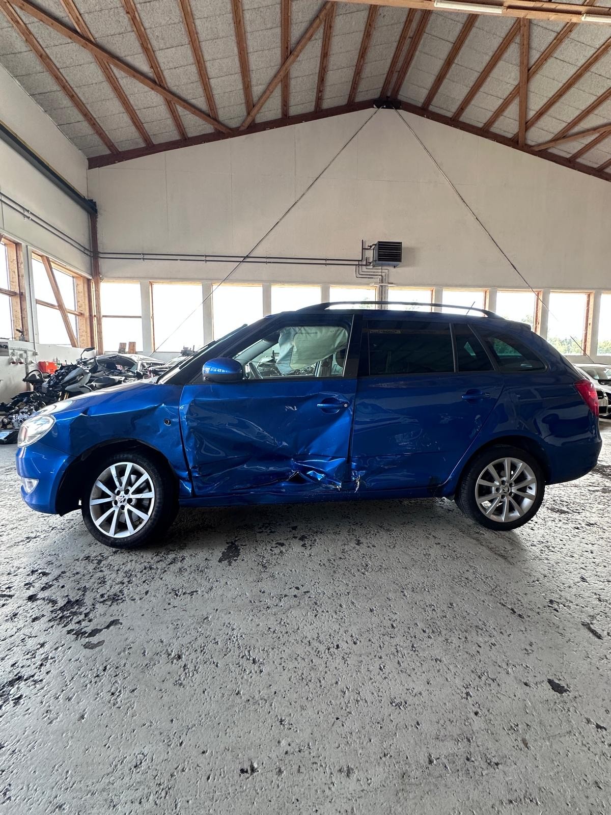 SKODA Fabia 1.2 TSI Ambition Plus-image-5