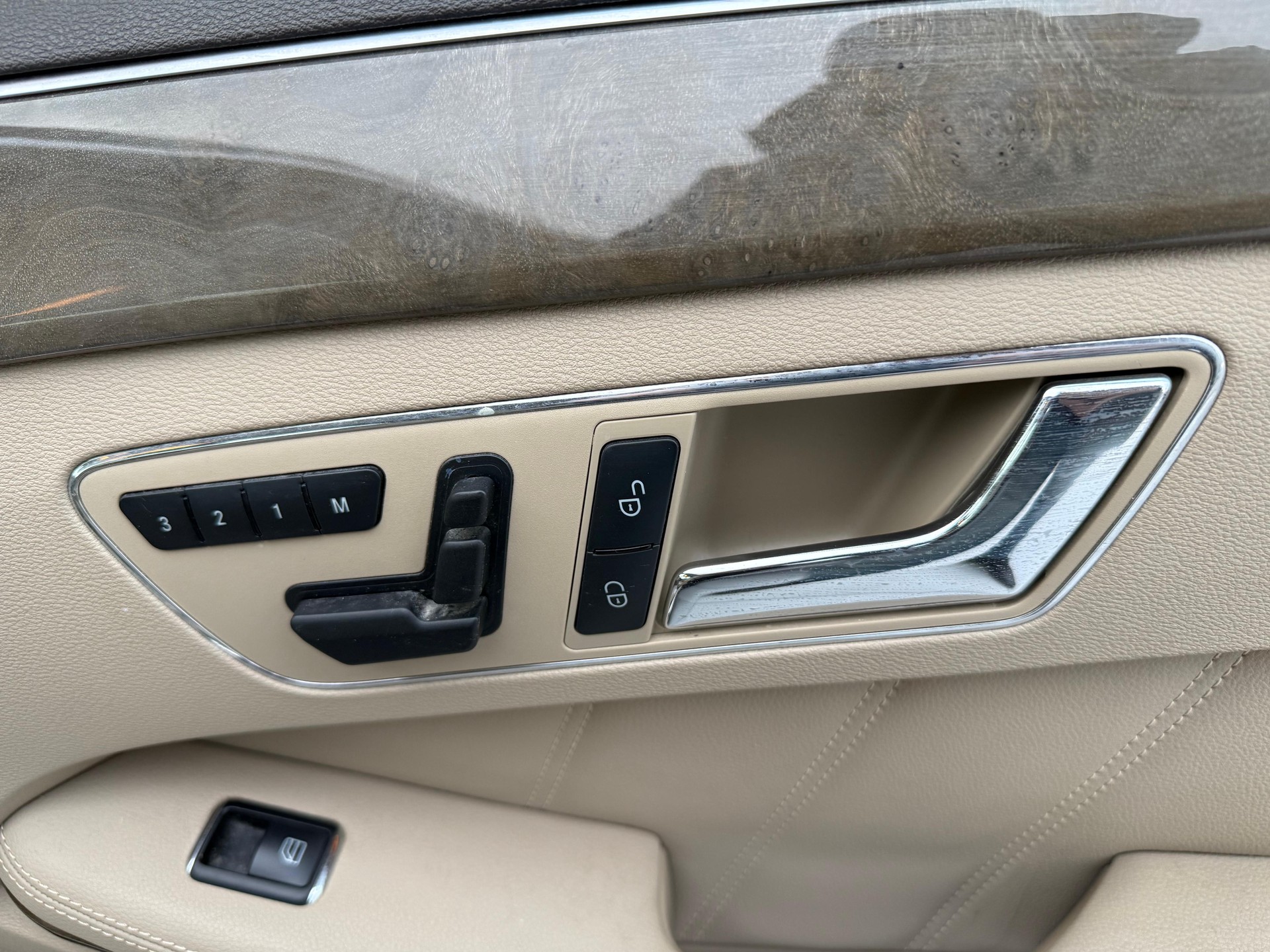 MERCEDES-BENZ E 250 CDI BlueEfficiency Elégance Automatic-image-14