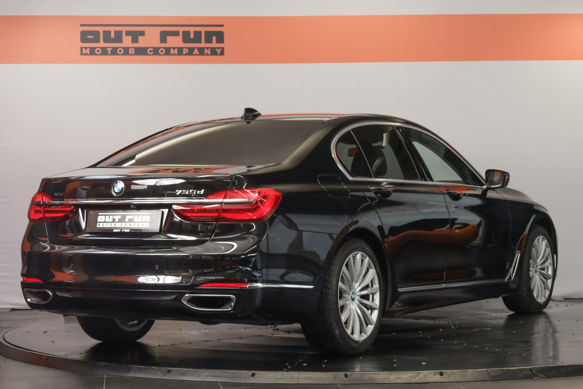 BMW 730d xDrive Steptronic-showroom-element-3