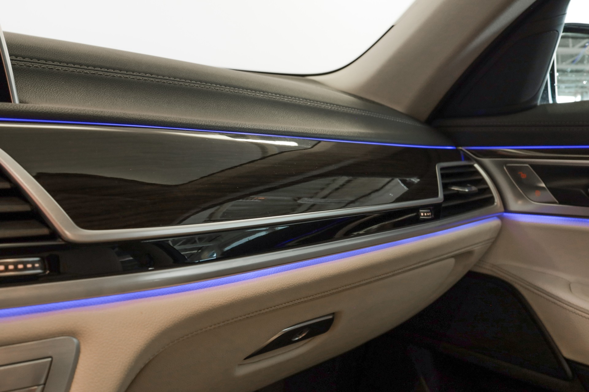 BMW 730d xDrive Steptronic-image-18