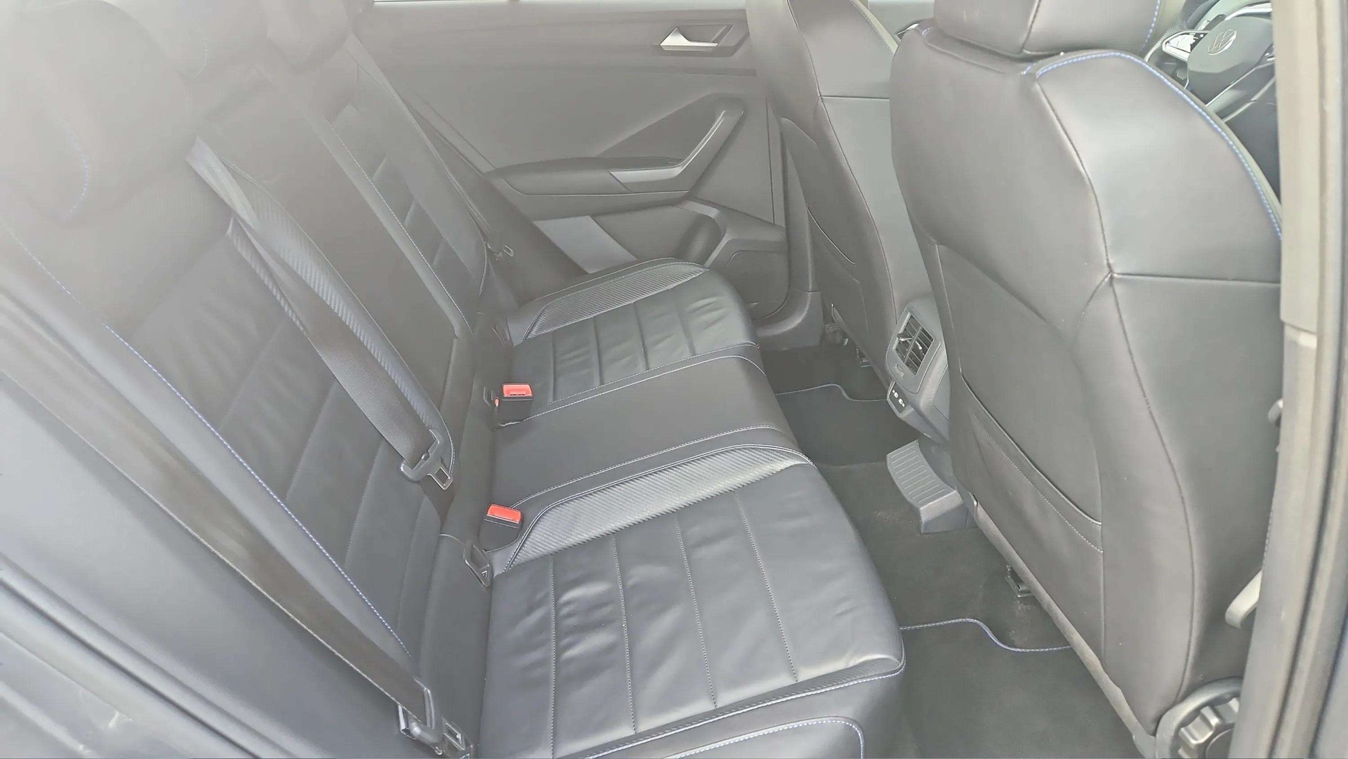 VW T-Roc 2.0 TSI R DSG 4Motion (Facelift) Black Style mit El. Ledersitze & AHK-image-13