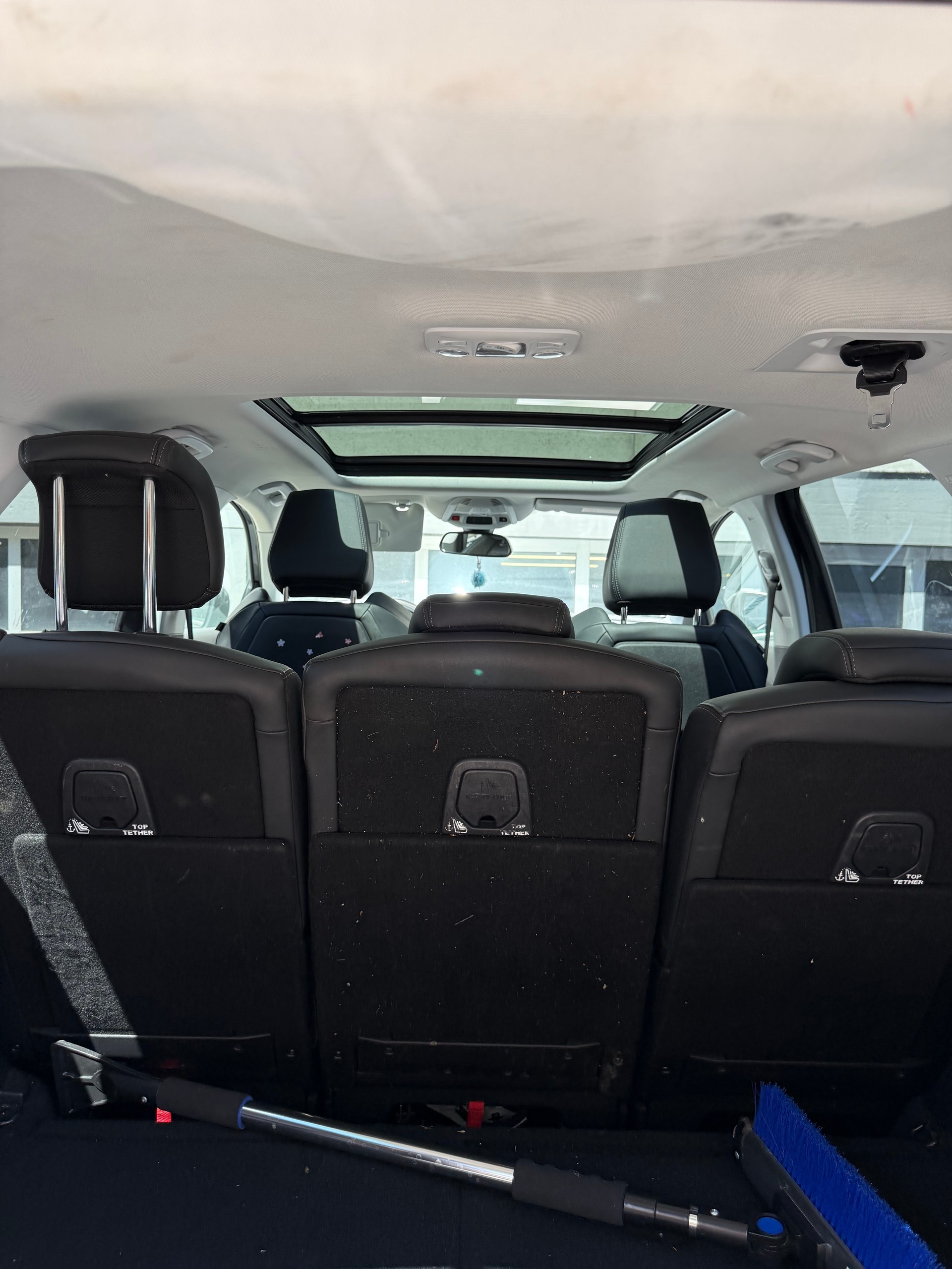 PEUGEOT 5008 1.2 Pure Tech Allure EAT8-image-8
