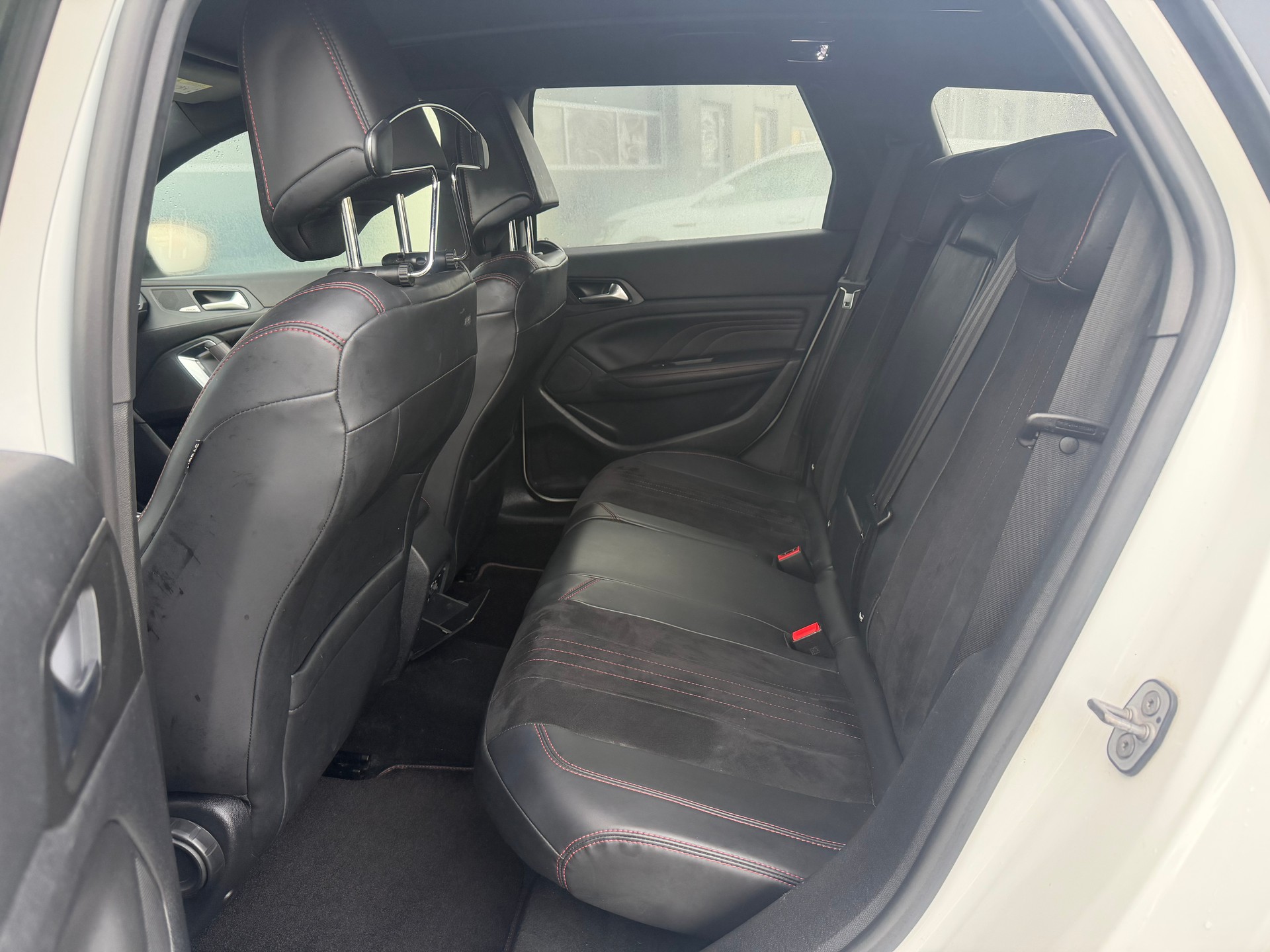 PEUGEOT 308 SW 2.0 BlueHDI GT Automatic-image-7