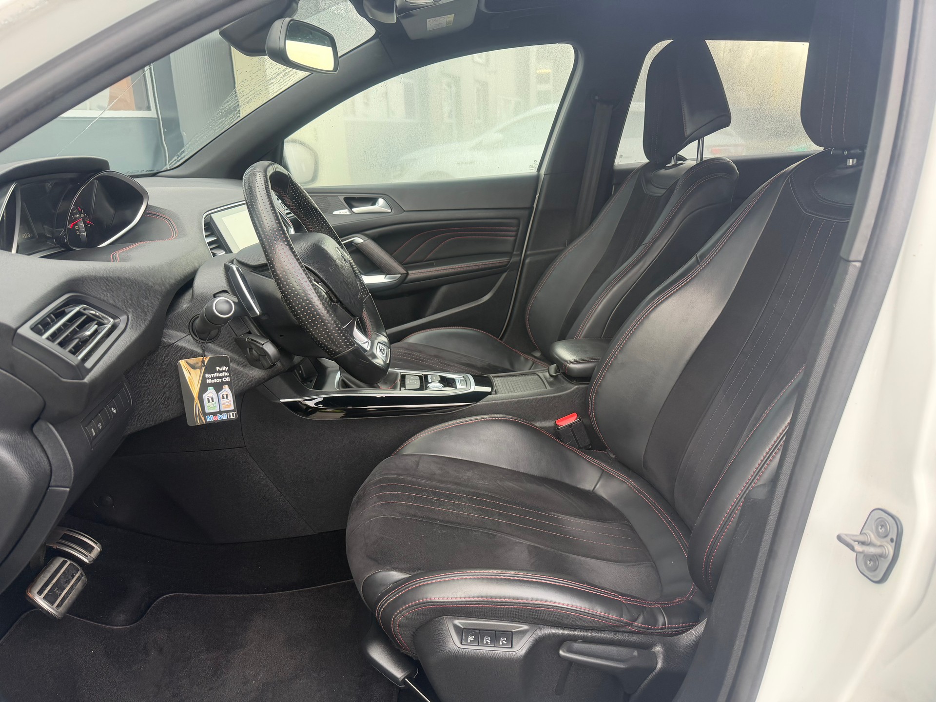 PEUGEOT 308 SW 2.0 BlueHDI GT Automatic-image-6