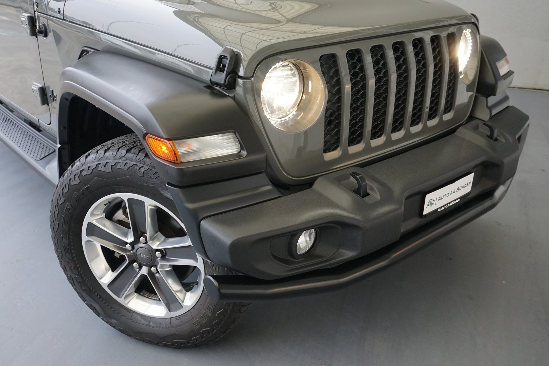 JEEP Gladiator 3.6 iV6 Sport 4WD 284PS 100% Benzin-image-4