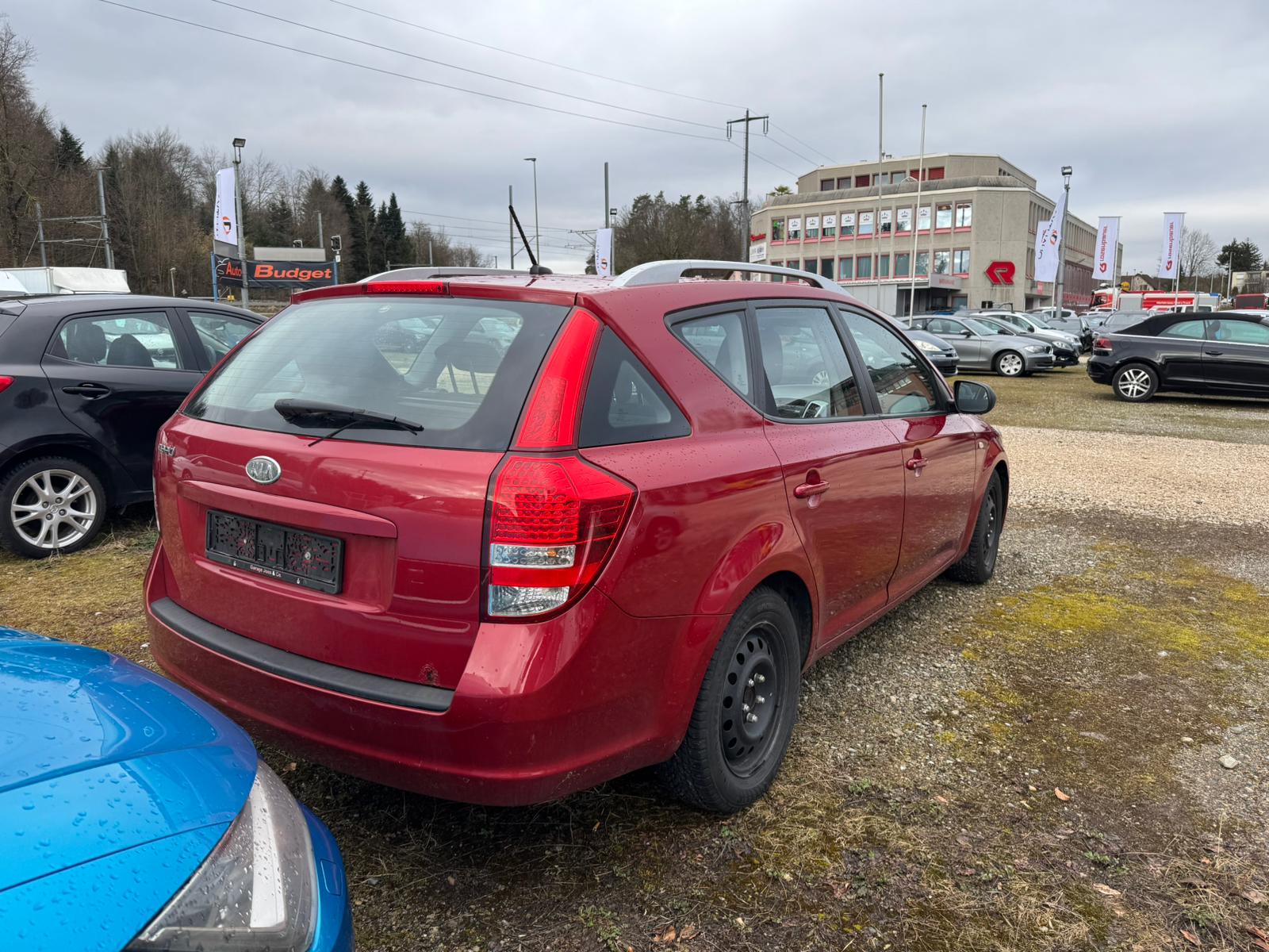 KIA Cee'd Sporty Wagon 1.4 16V _seven-showroom-element-3