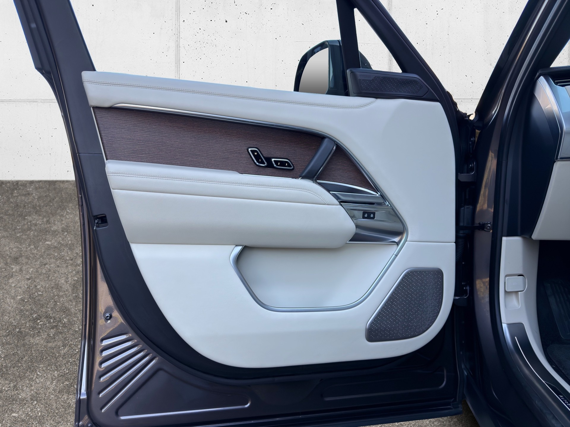 LAND ROVER Range Rover LWB P460e Si6 PHEV Autobiography Automatic-image-25