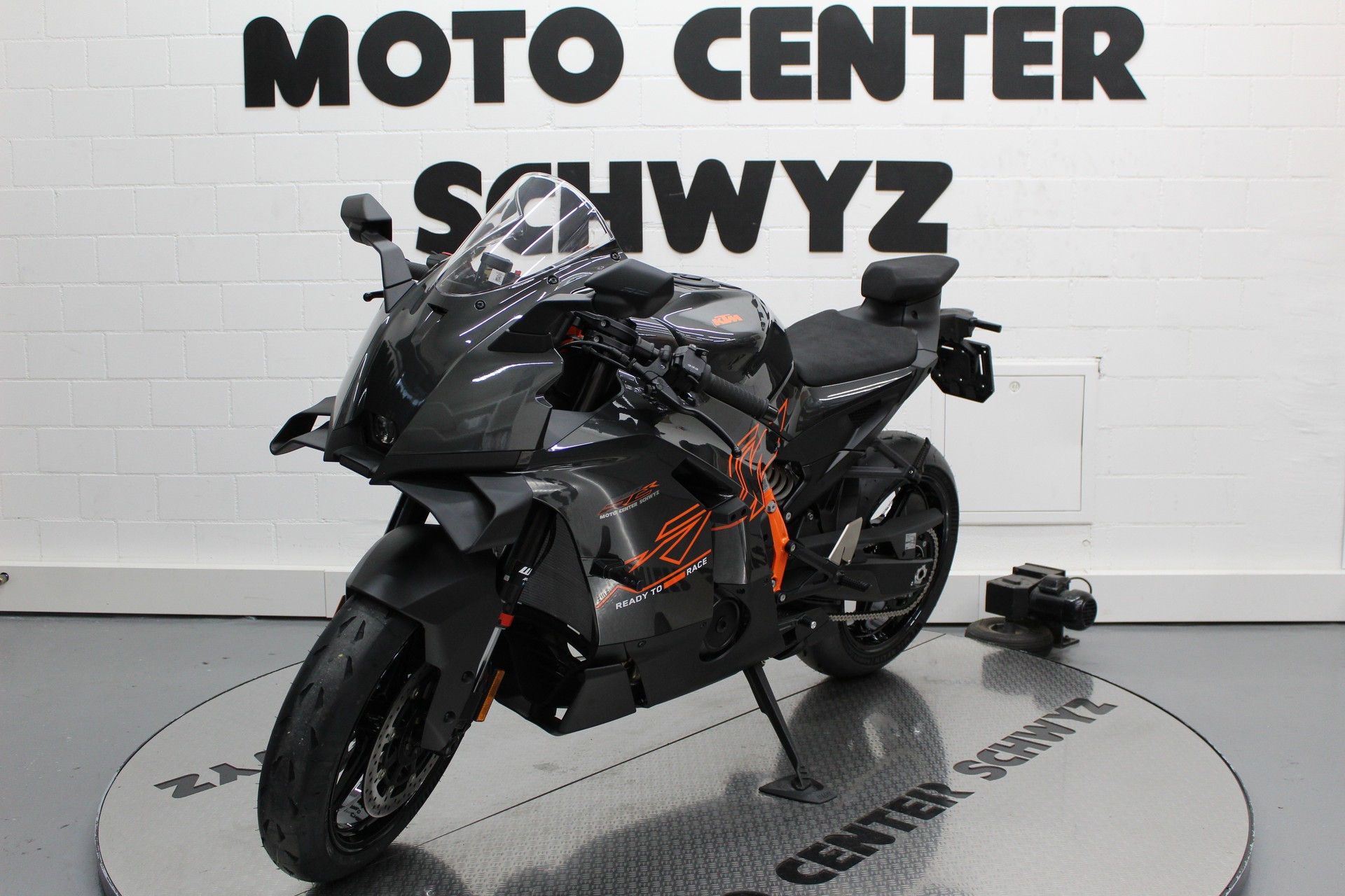 KTM 990 RC R-image-2
