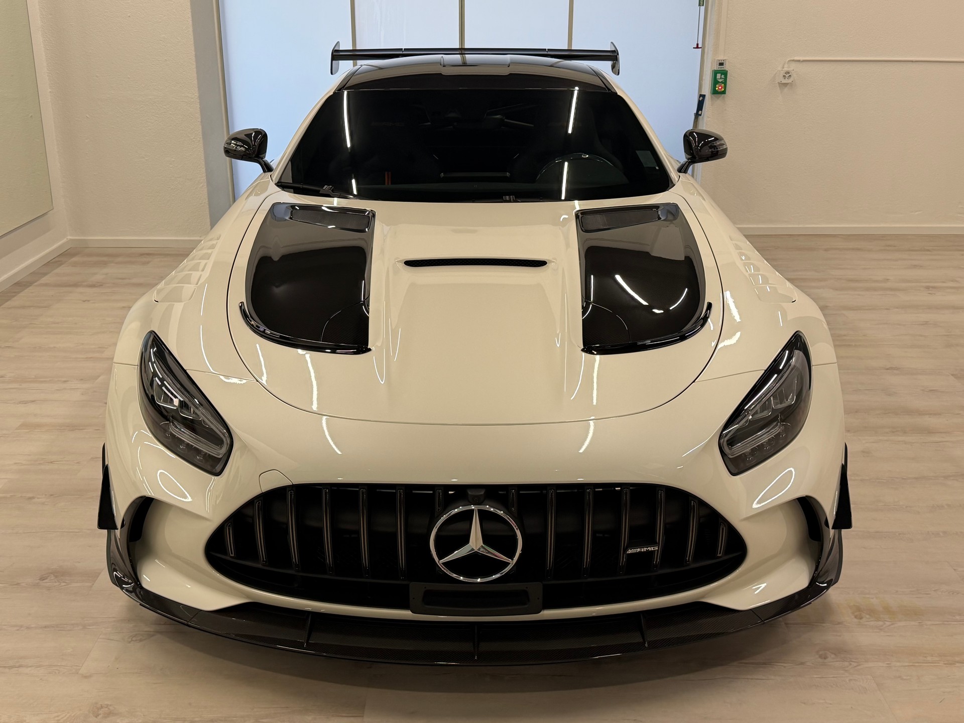 MERCEDES-BENZ AMG GT BLACK SERIES-showroom-element-2