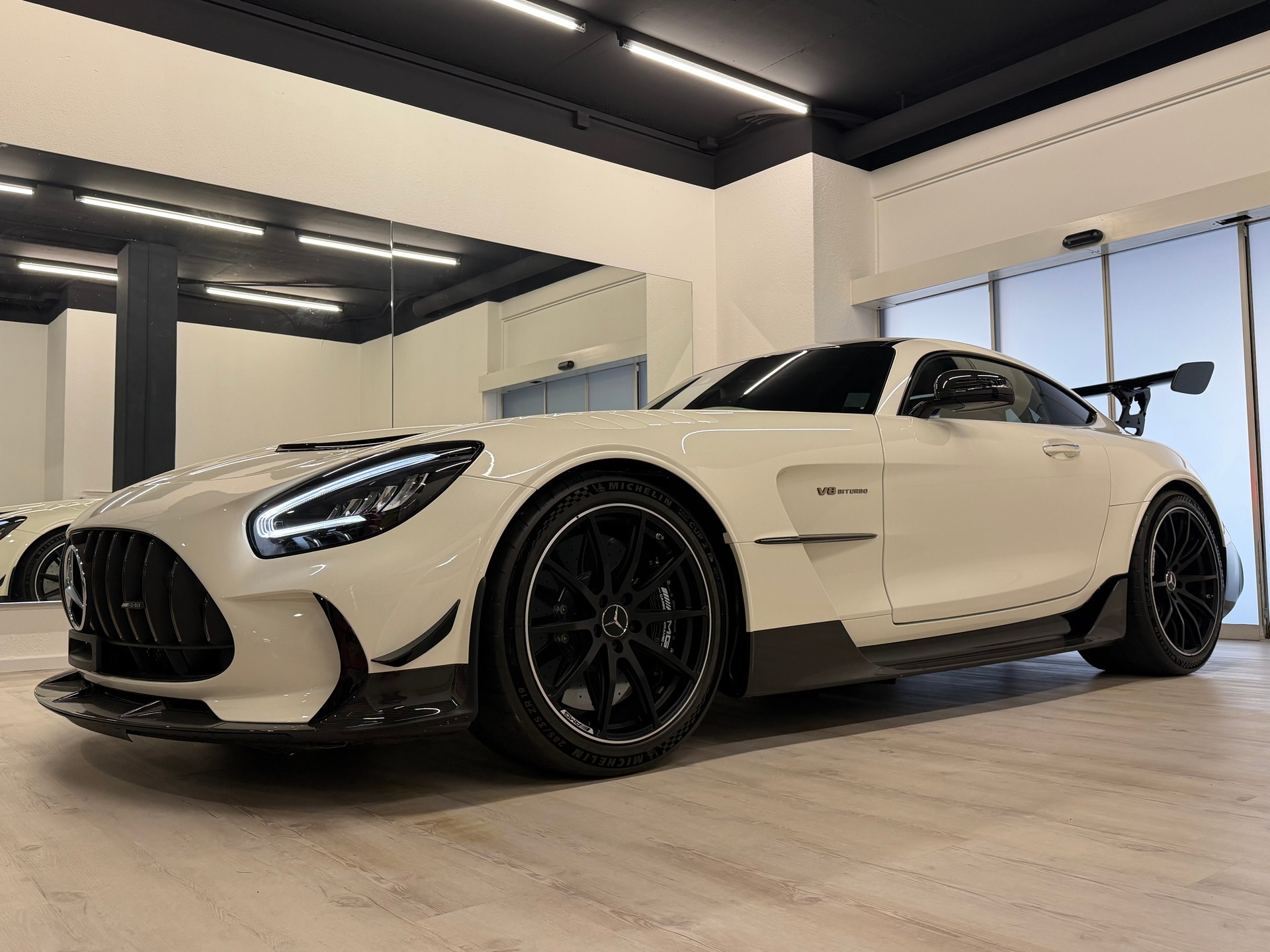 MERCEDES-BENZ AMG GT BLACK SERIES-showroom-element-1