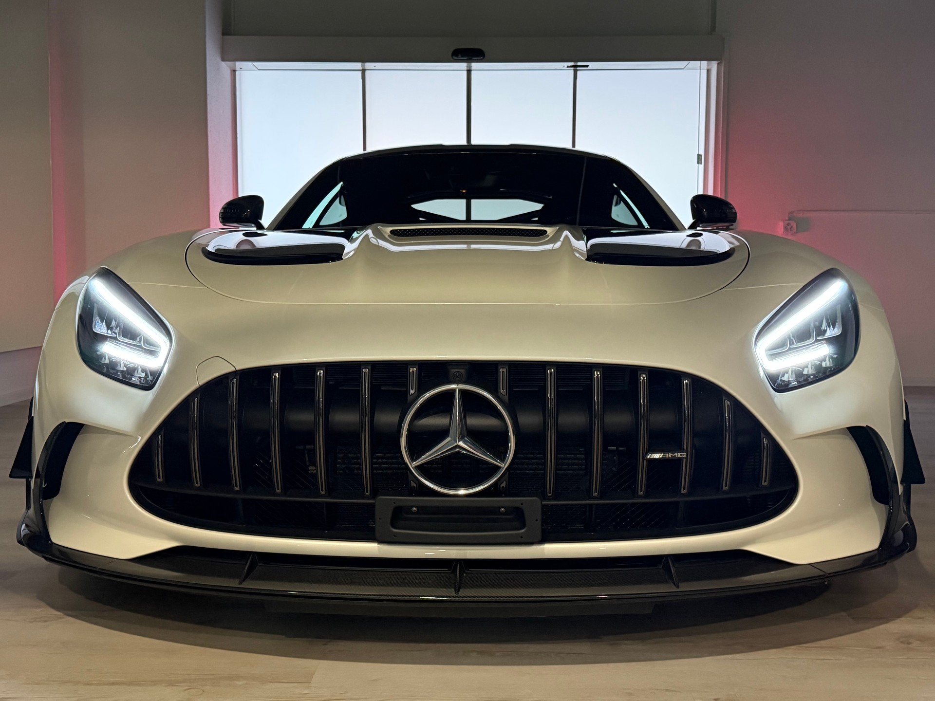 MERCEDES-BENZ AMG GT BLACK SERIES-showroom-element-3