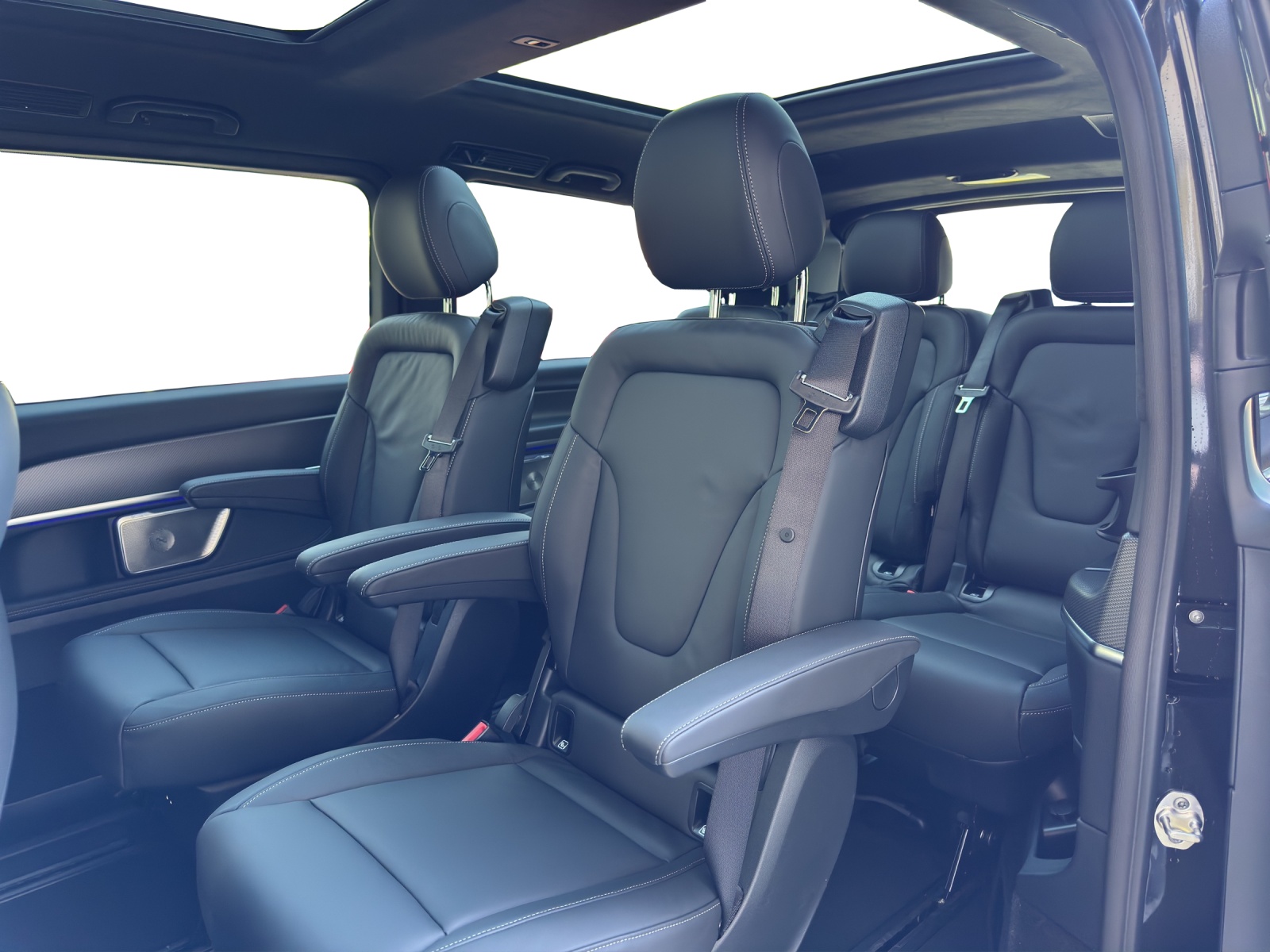 MERCEDES-BENZ V 300 d lang Exclus. 9G-T-image-17