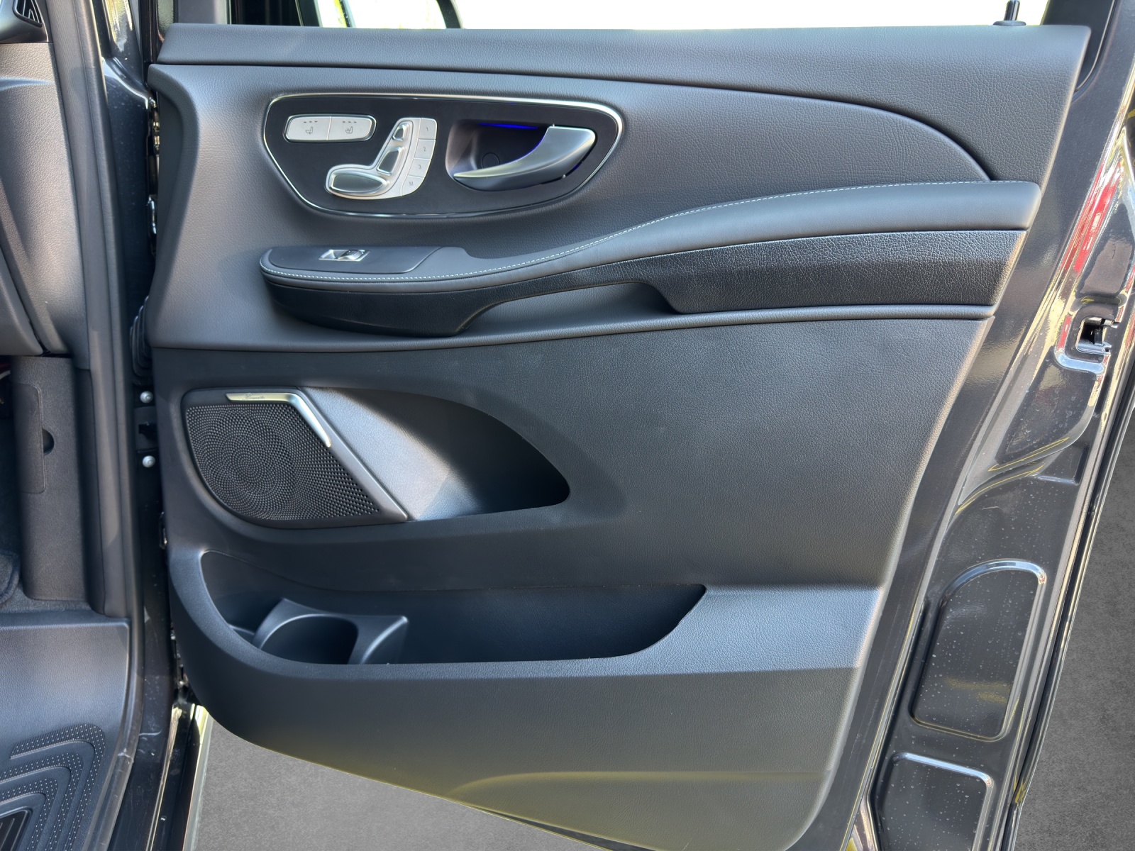 MERCEDES-BENZ V 300 d lang Exclus. 9G-T-image-15
