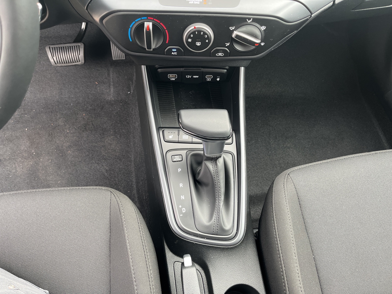 HYUNDAI i20 1.0 T-GDi Amplia DCT-image-11