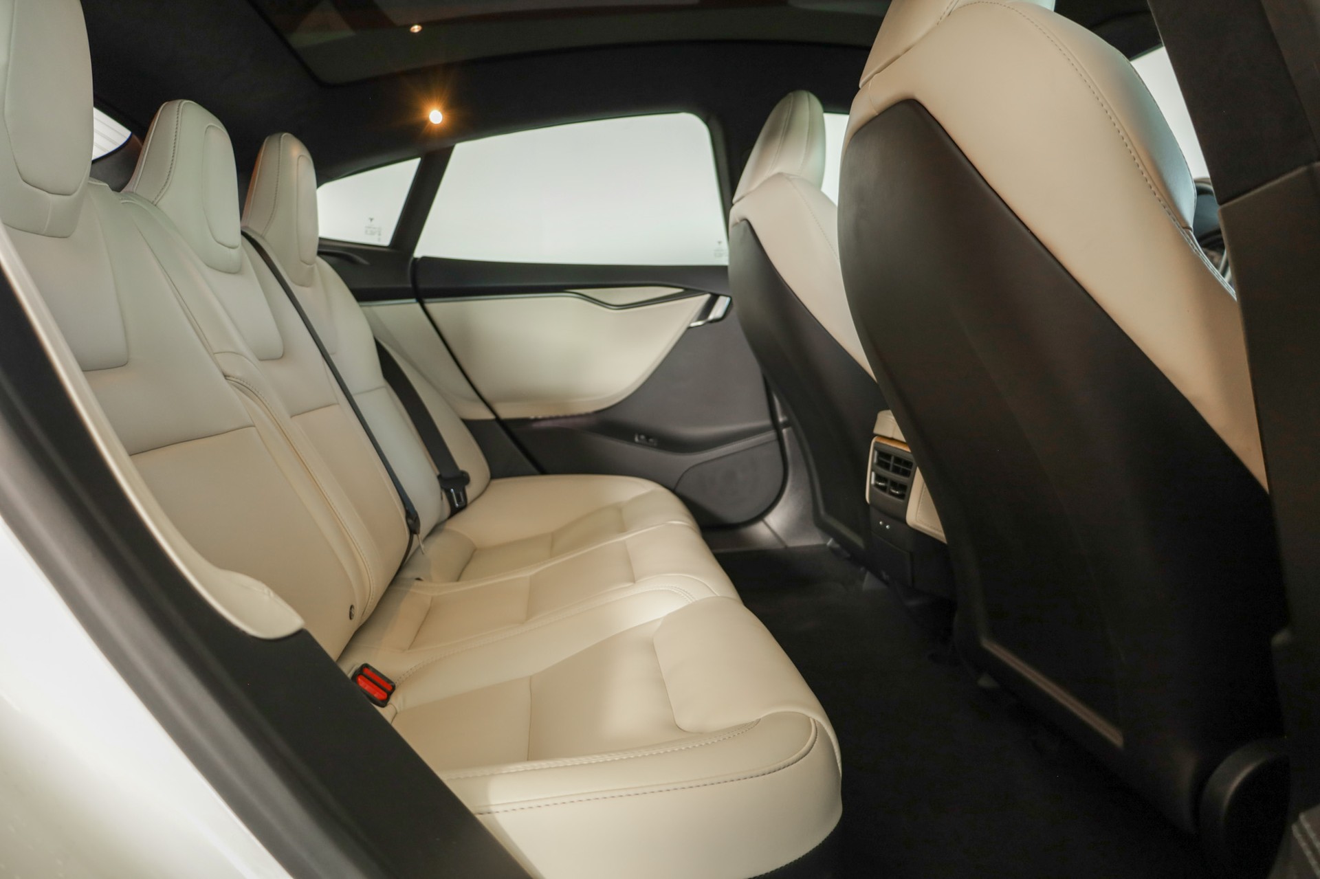 TESLA Model S Maximale-Reichweite-image-14