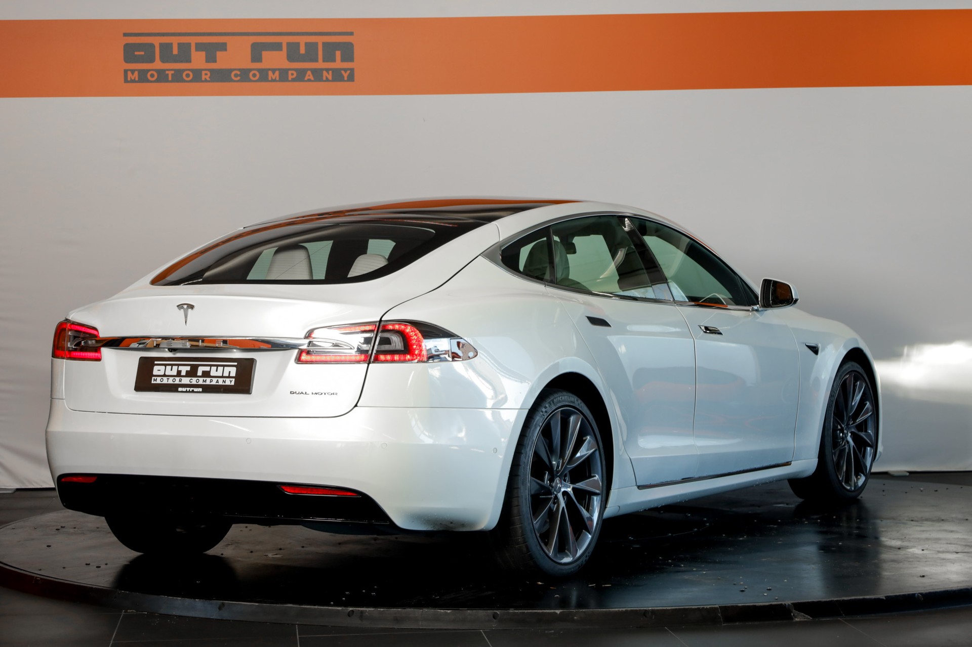 TESLA Model S Maximale-Reichweite-image-7