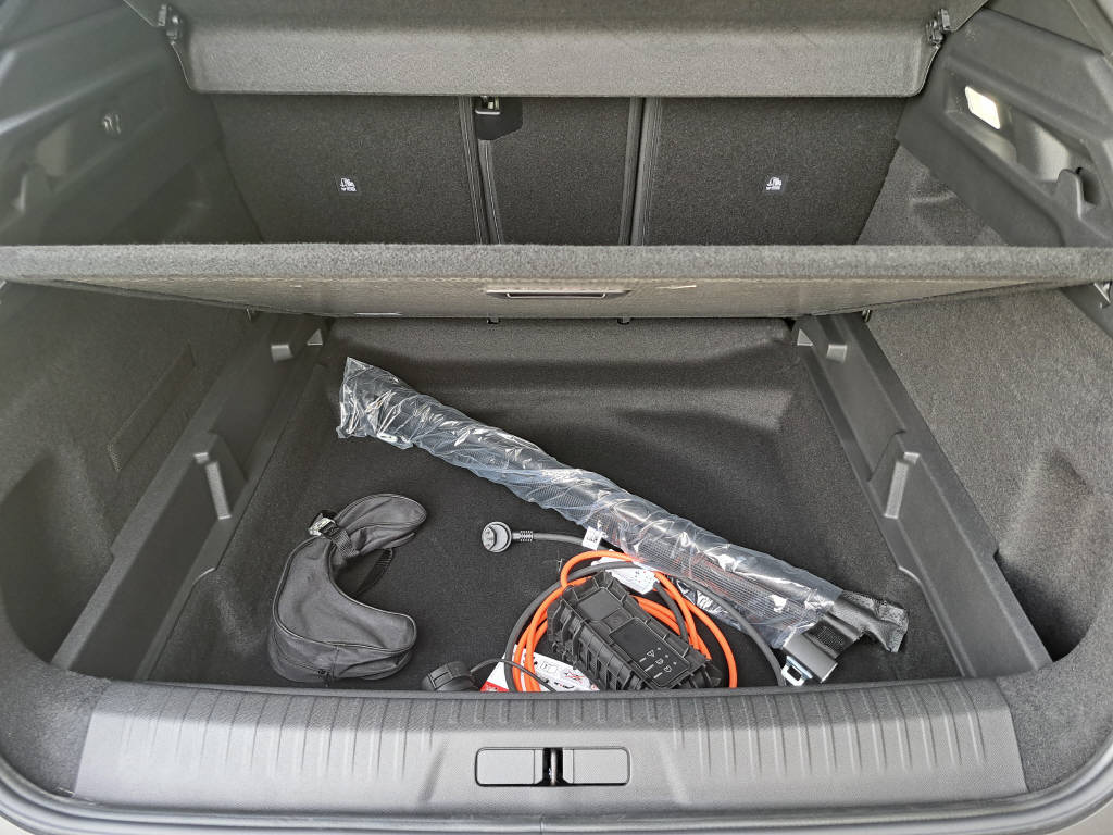 PEUGEOT 3008 1.6 PHEV GT 195cv (crochet)-image-11