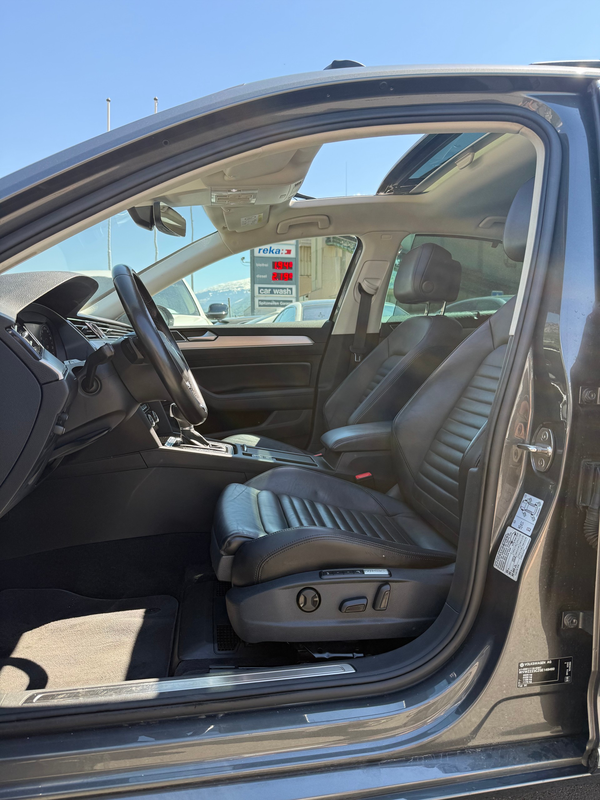 VW Passat 2.0 TDI BMT Highline DSG 4Motion-image-11