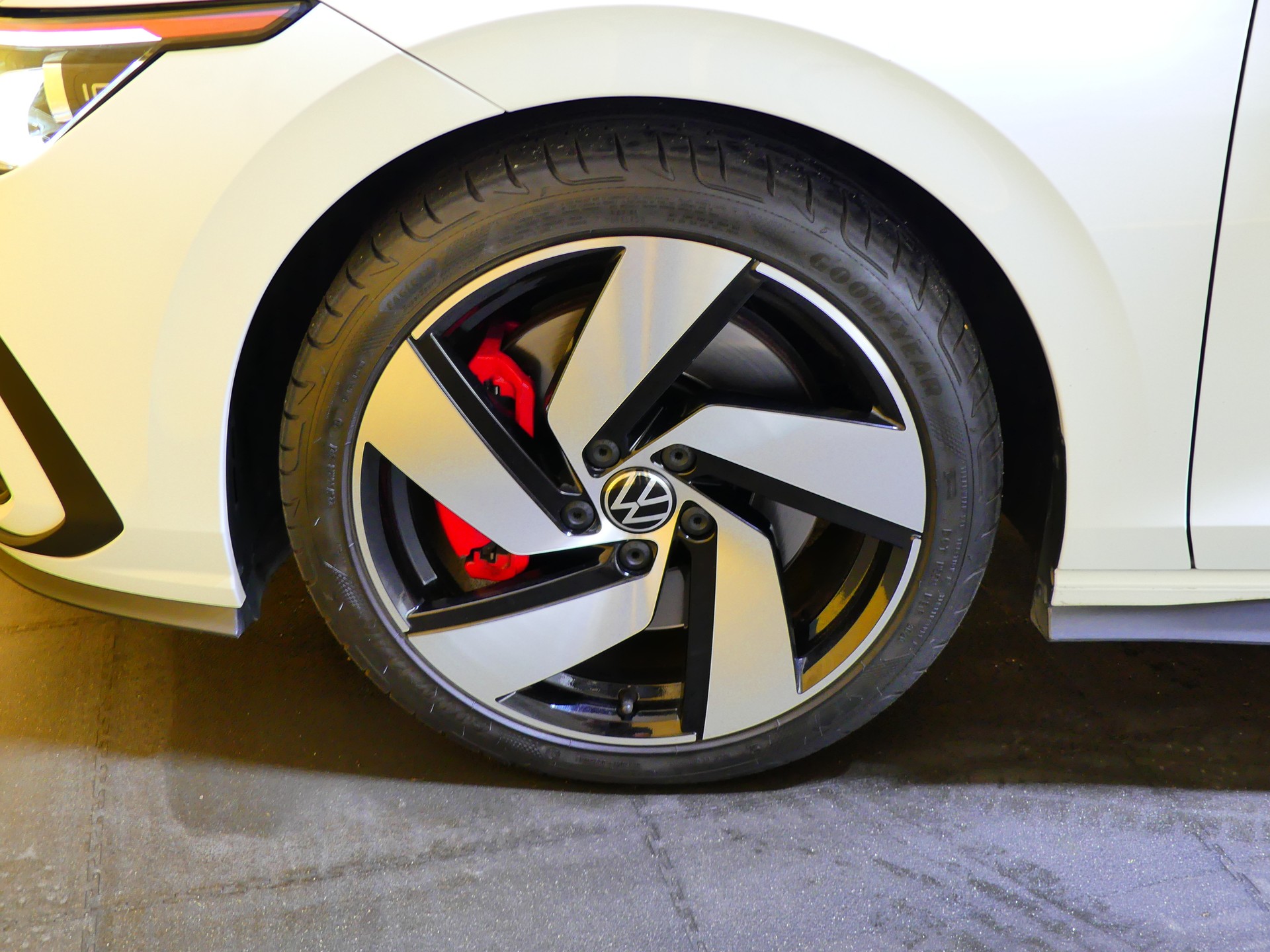 VW Golf 2.0 TSI GTI DSG-image-8