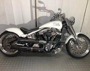 HARLEY-DAVIDSON FLSTN Heritage Nostalgia