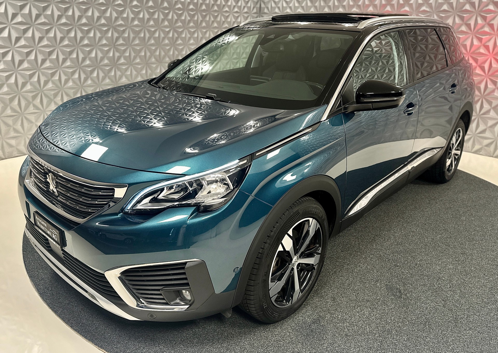 PEUGEOT 5008 1.2 Pure Tech Allure **7-PLÄTZER**-image-8
