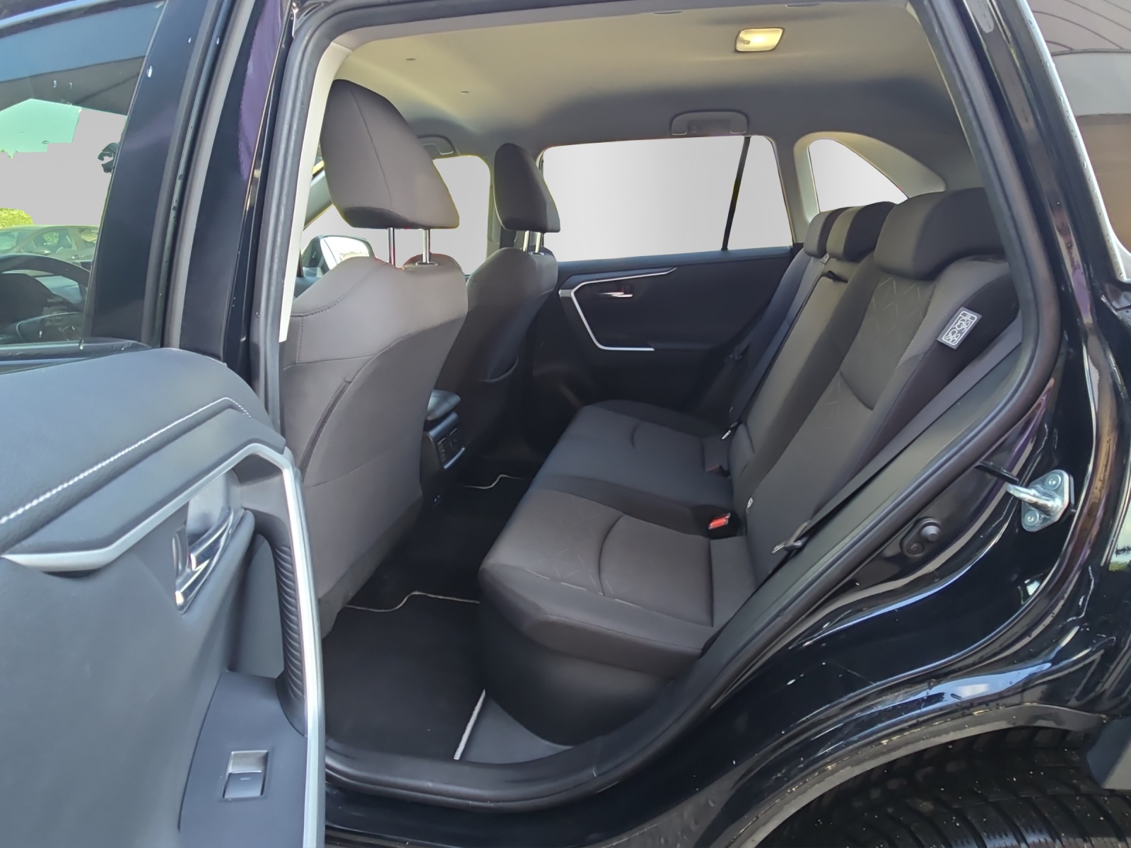 TOYOTA RAV4 2.5 HEV Trend-image-9