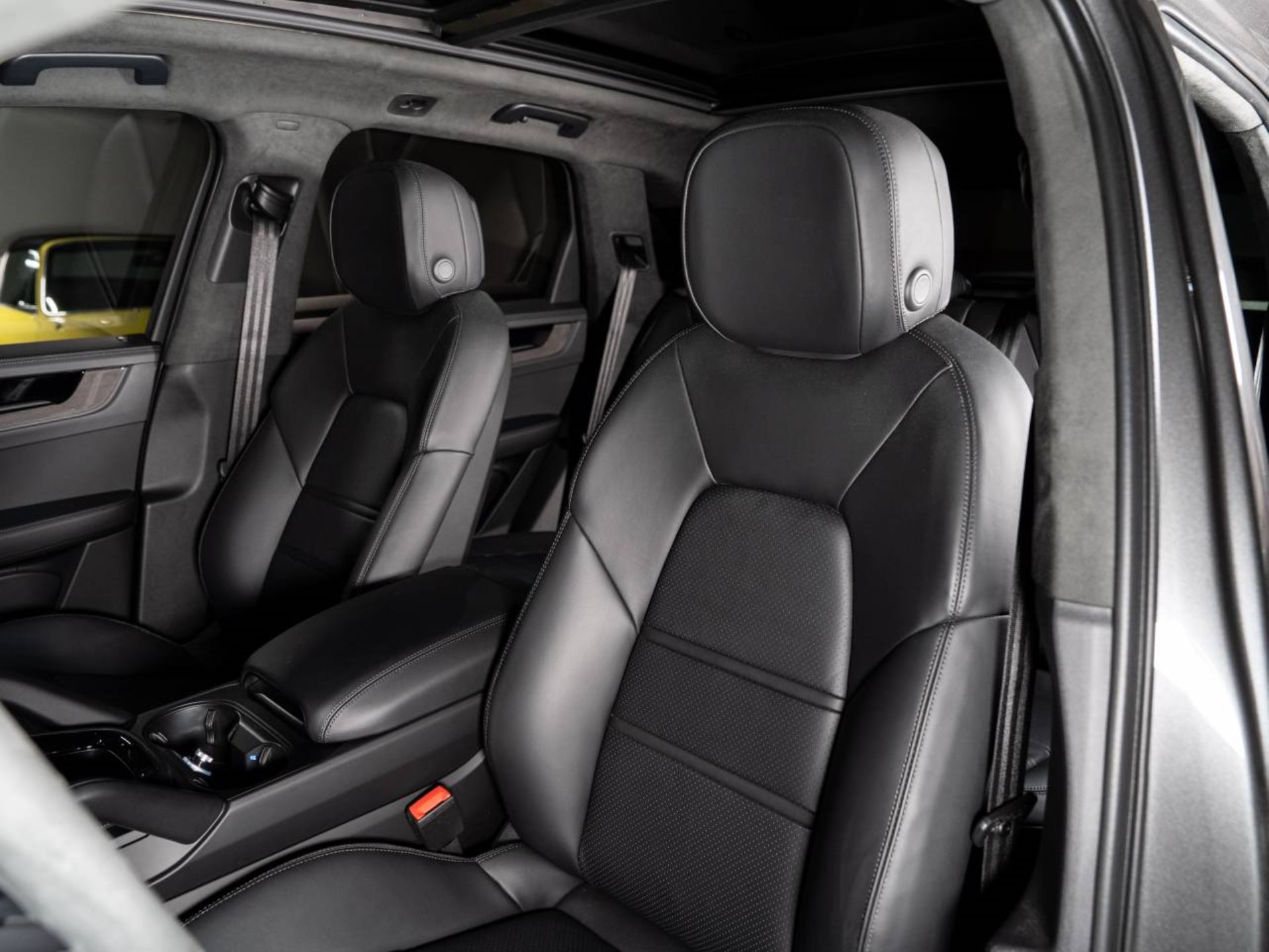 PORSCHE Cayenne GTS-image-4