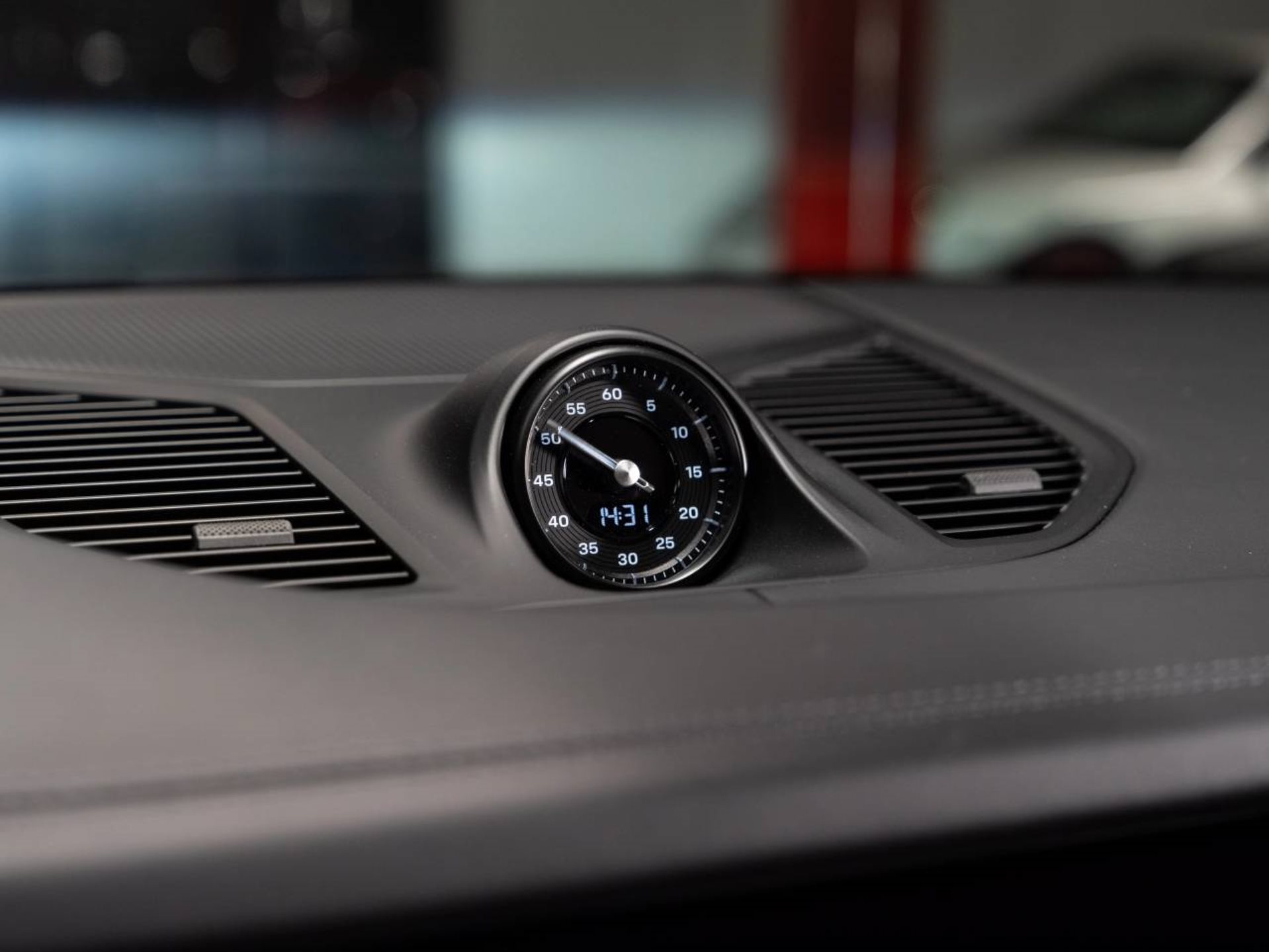 PORSCHE Cayenne GTS-image-10