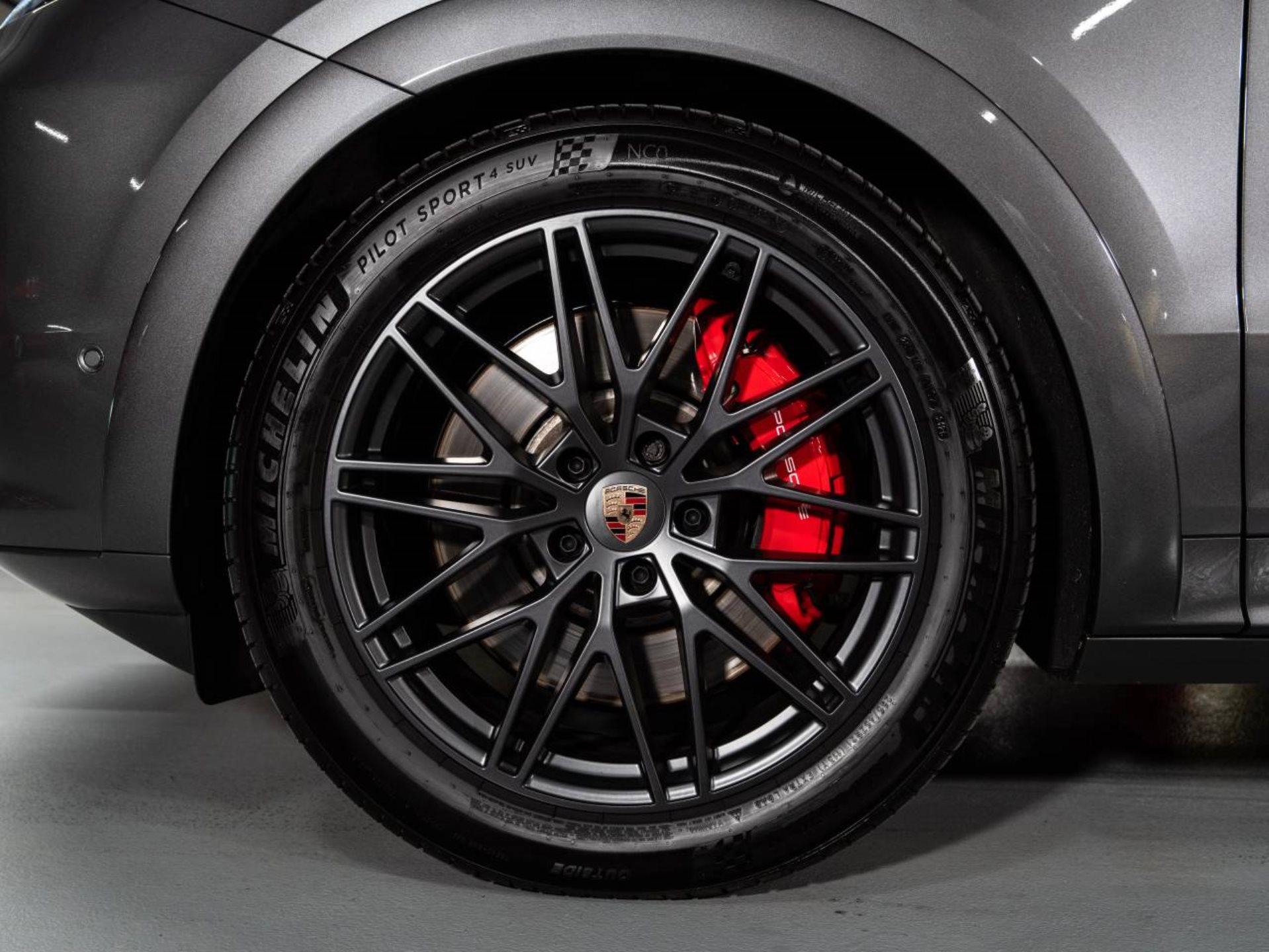 PORSCHE Cayenne GTS-image-18