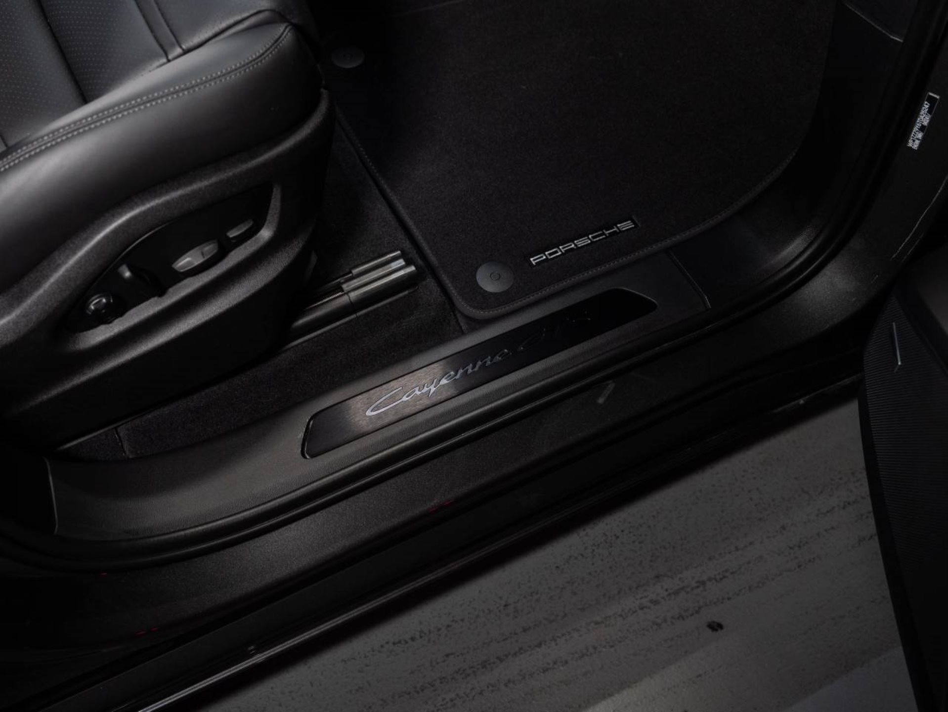 PORSCHE Cayenne GTS-image-17
