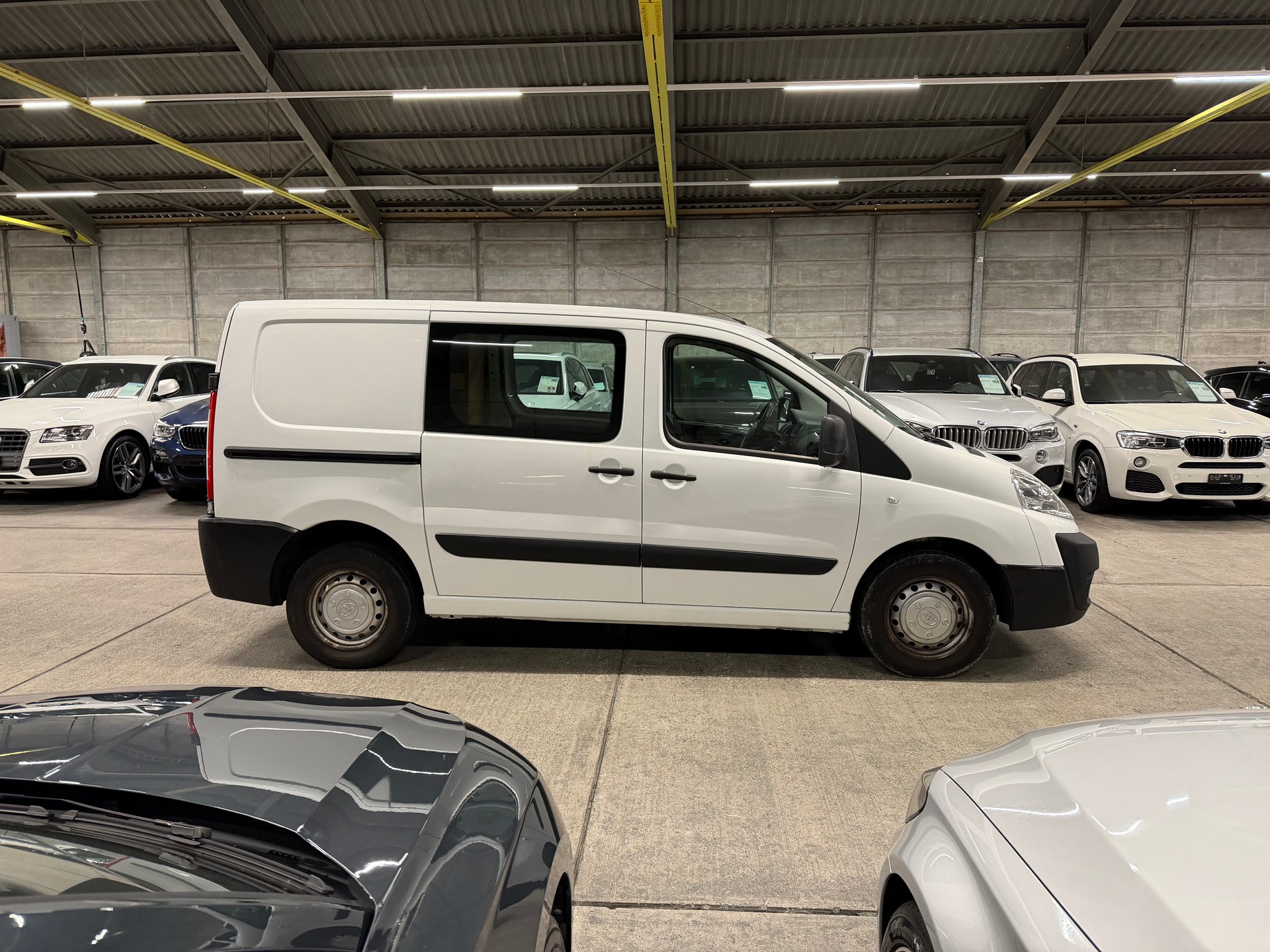 TOYOTA Proace 1.6D Glass Van Terra L1H1-showroom-element-1