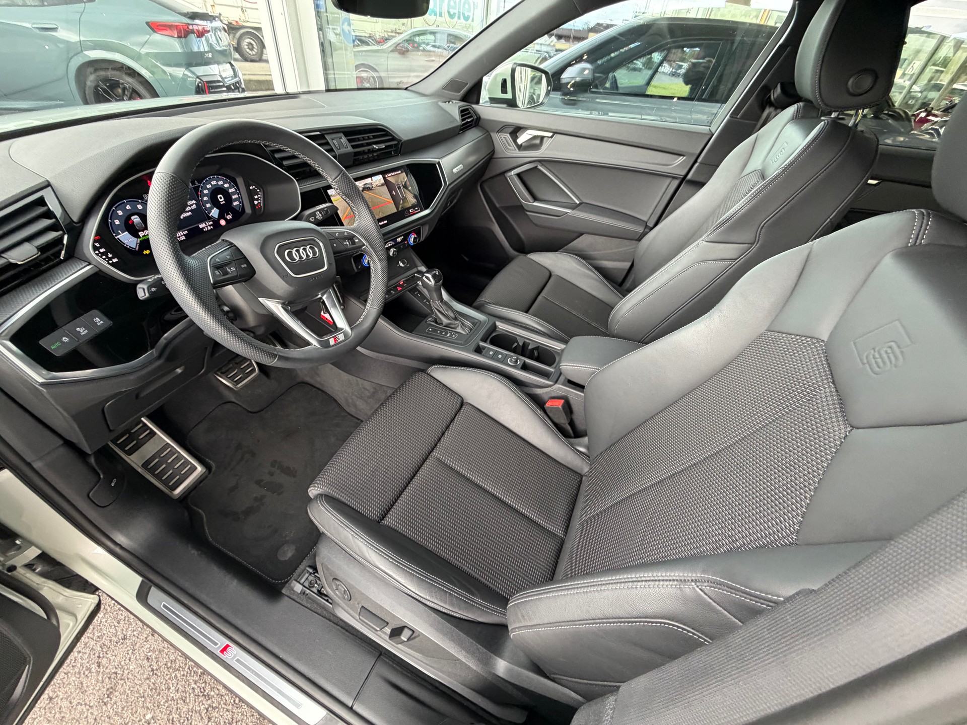 AUDI Q3 Sportback 35 TFSI S line Attraction S-tronic-image-15