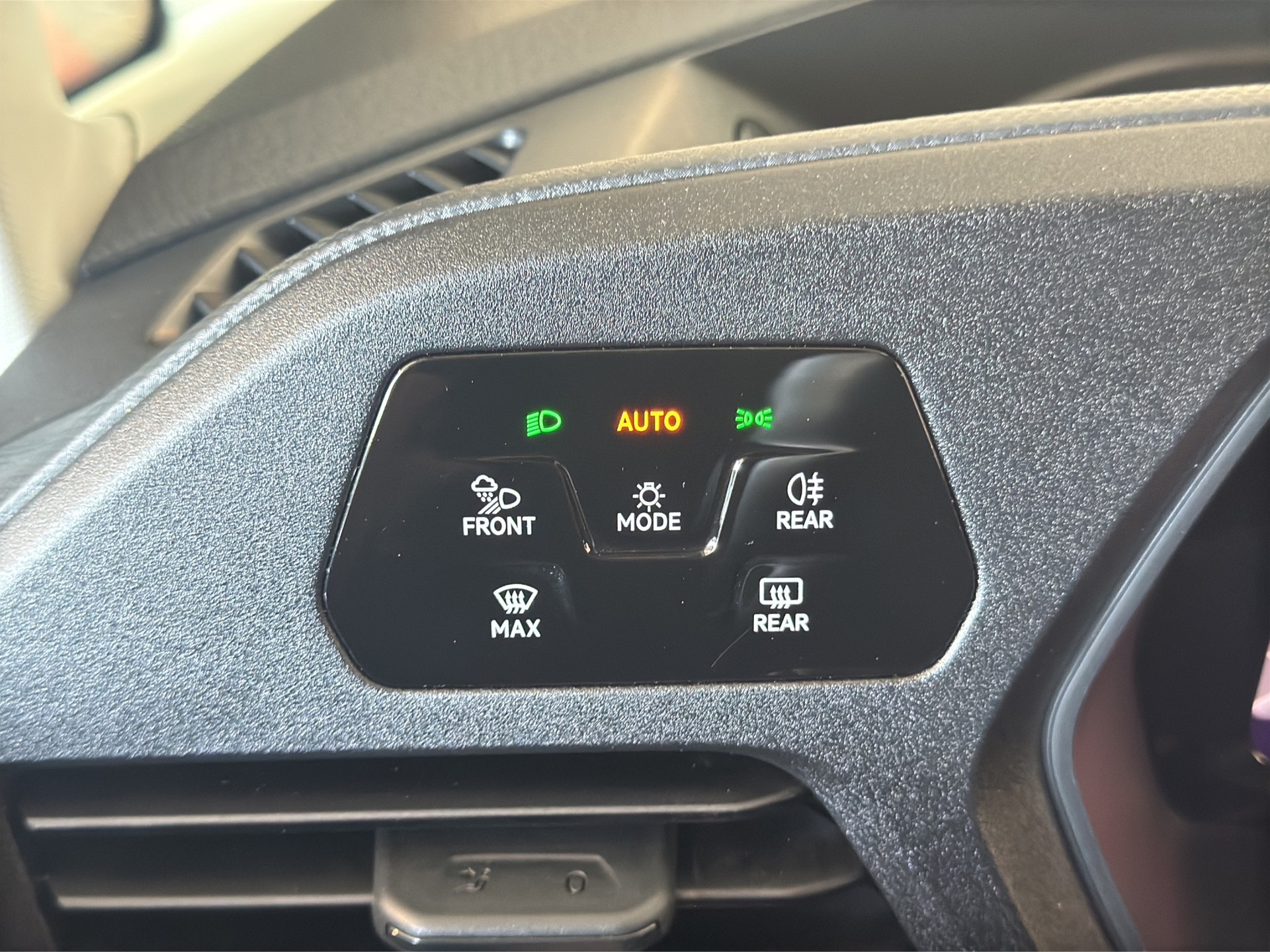 VW Caddy 2.0 TDI Liberty DSG-image-19