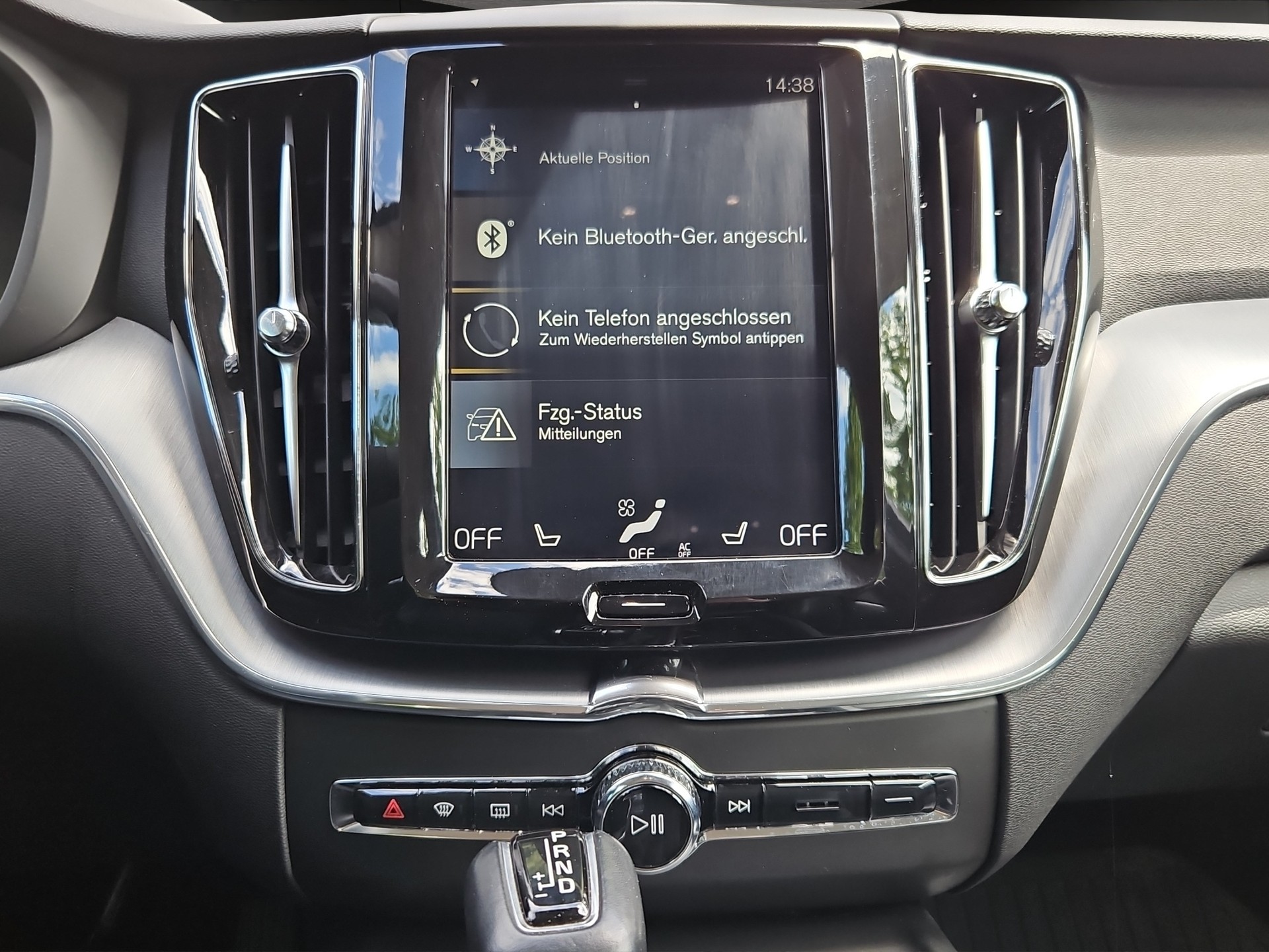 VOLVO XC60 D4 AWD Momentum Geartronic-image-15