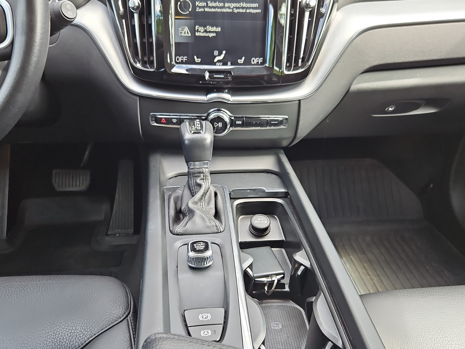 VOLVO XC60 D4 AWD Momentum Geartronic-image-14