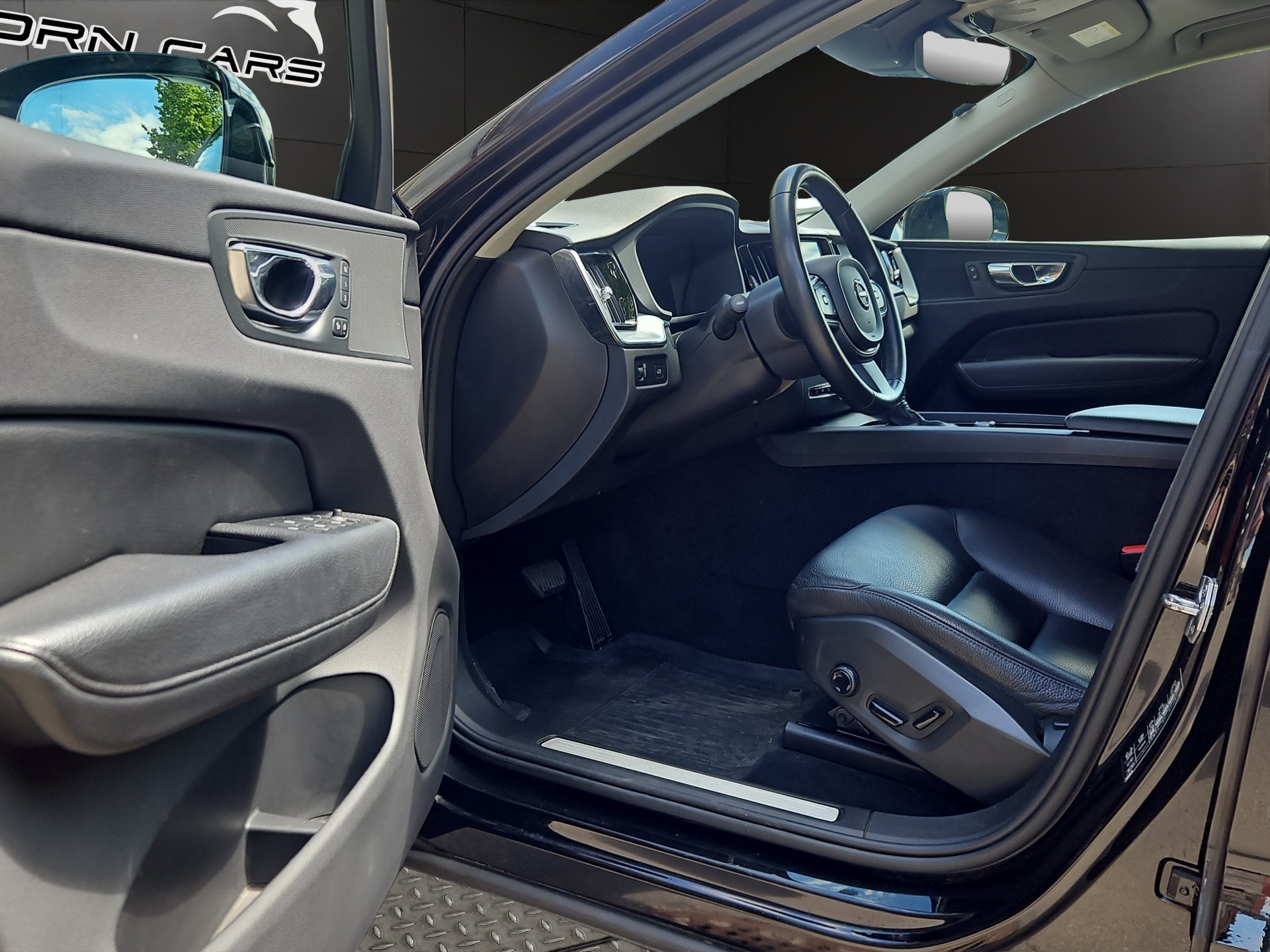 VOLVO XC60 D4 AWD Momentum Geartronic-image-18