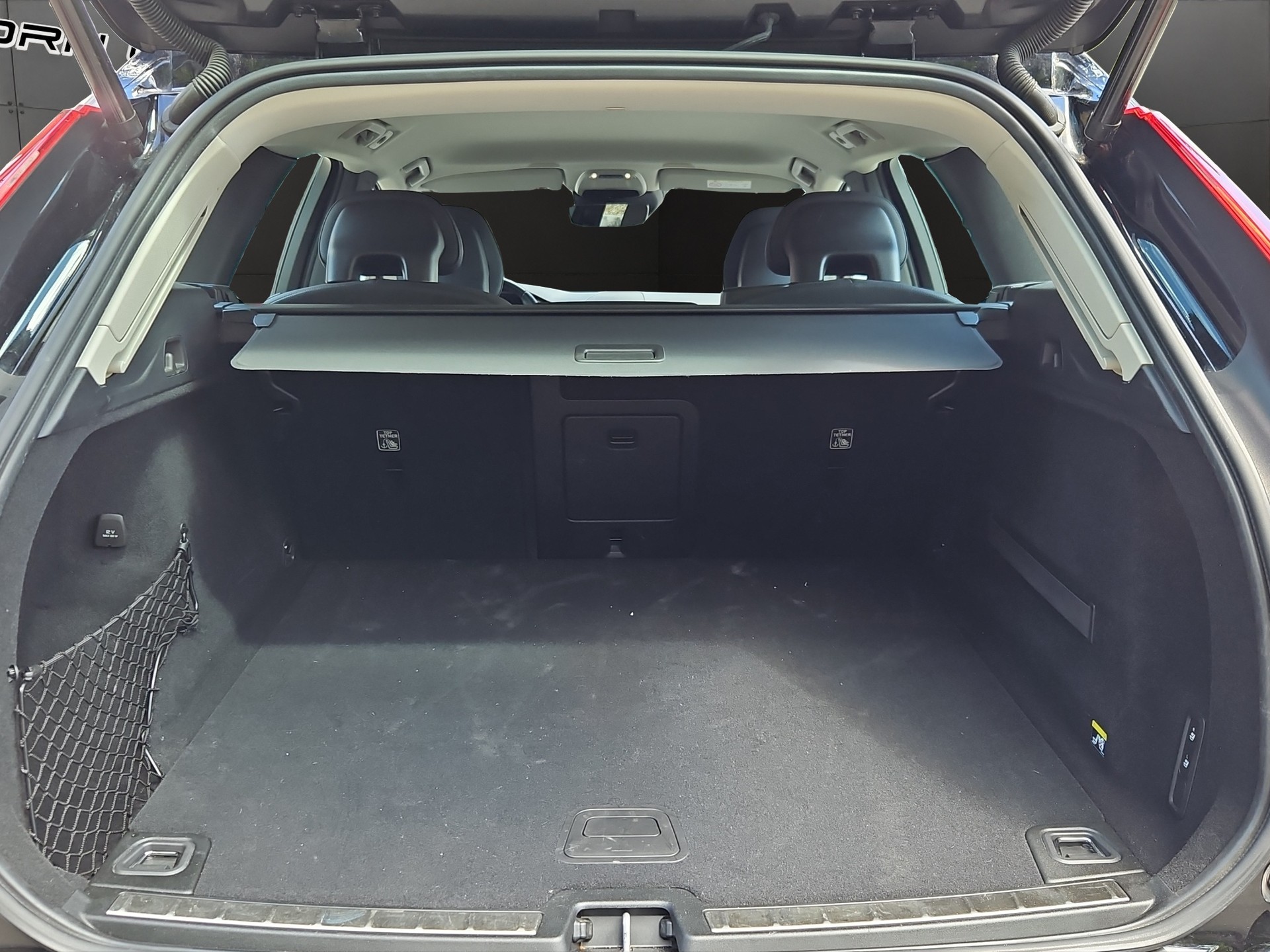 VOLVO XC60 D4 AWD Momentum Geartronic-image-21