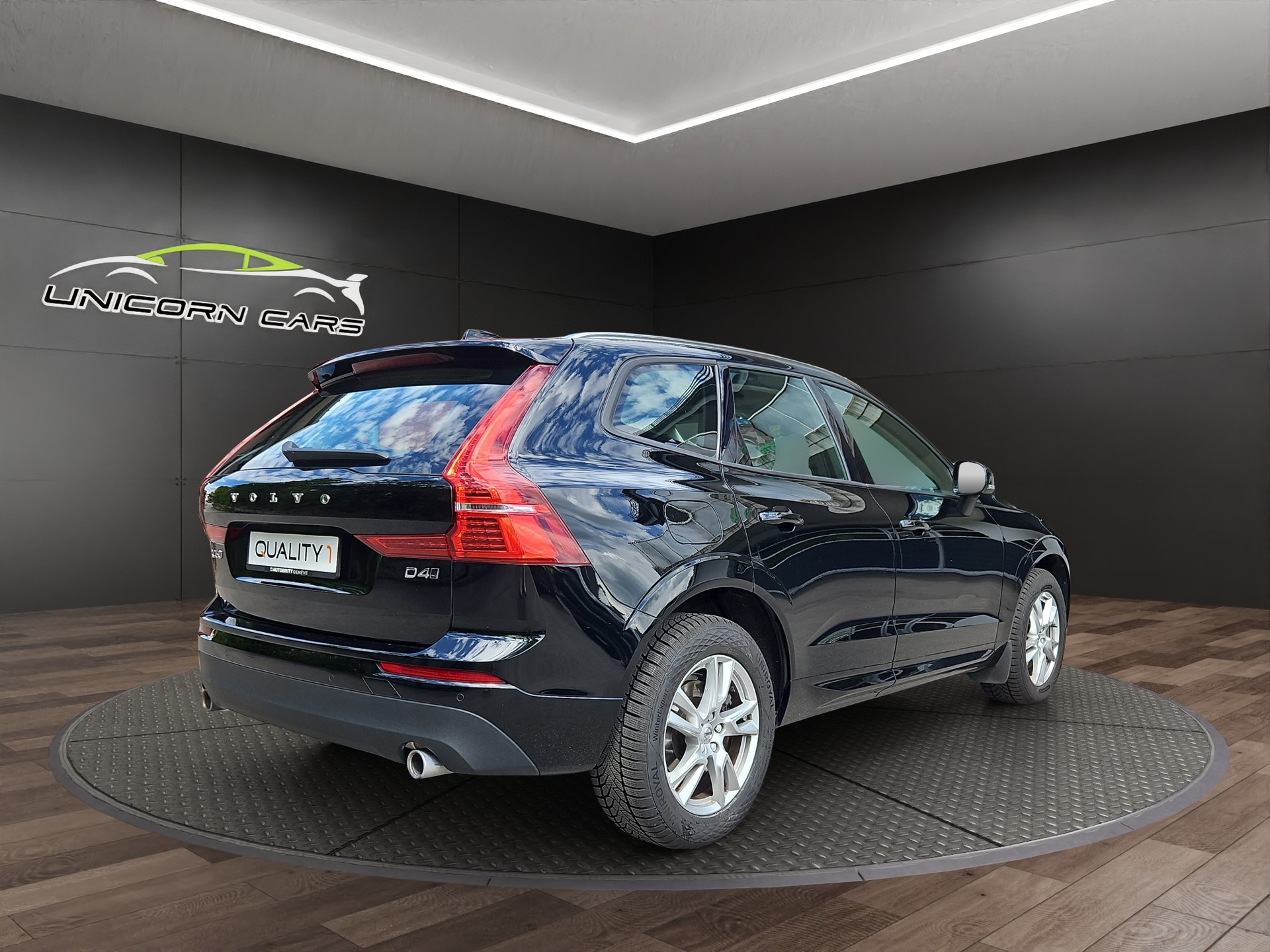 VOLVO XC60 D4 AWD Momentum Geartronic-image-5