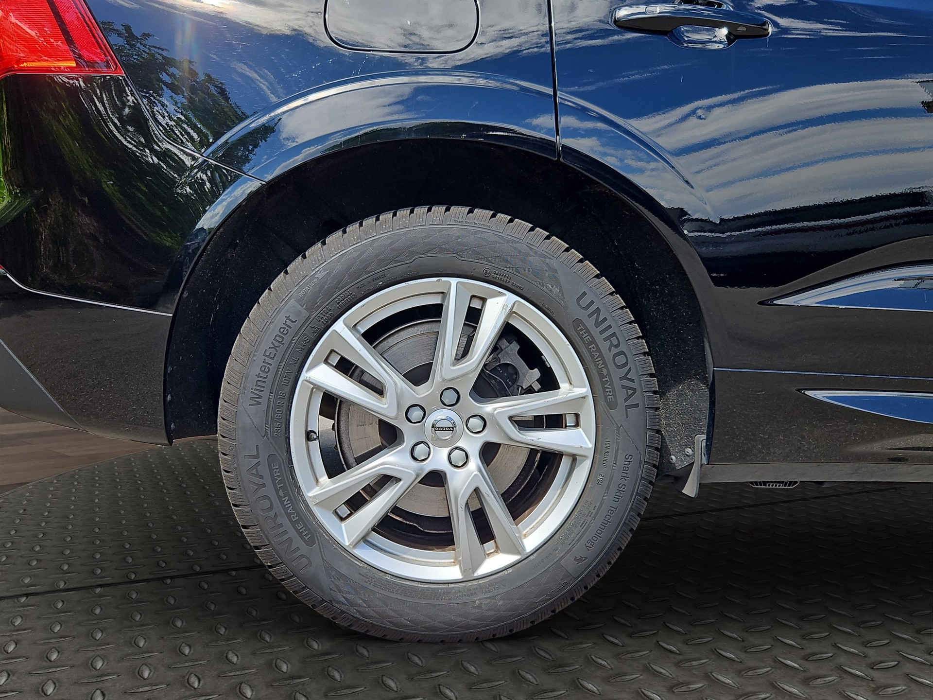 VOLVO XC60 D4 AWD Momentum Geartronic-image-25