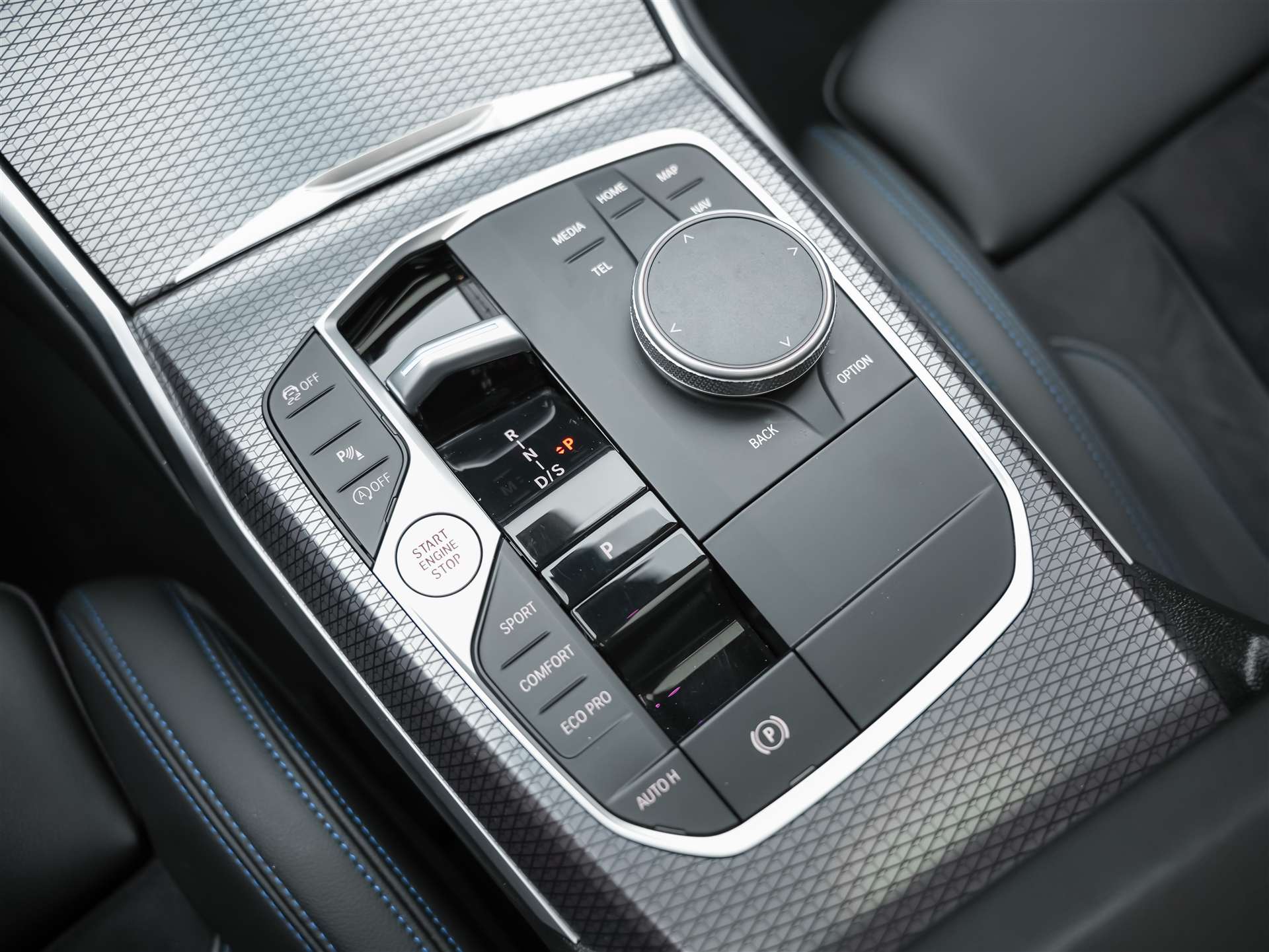 BMW 330i xDrive Steptronic M Sport Pro *Panorama*El. Sitze mit Memory*Head-Up*Harman/Kardon*-image-24