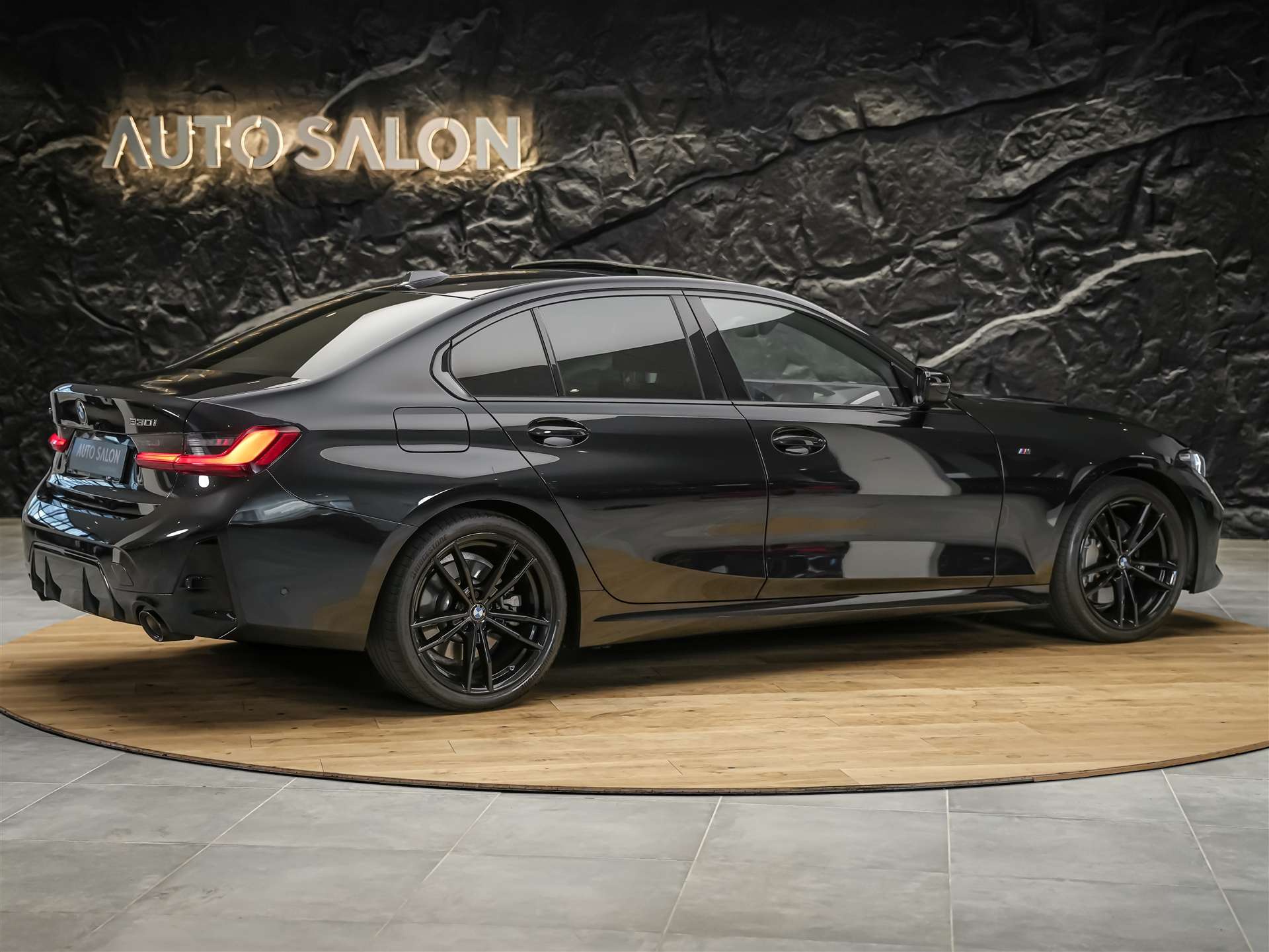 BMW 330i xDrive Steptronic M Sport Pro *Panorama*El. Sitze mit Memory*Head-Up*Harman/Kardon*-image-5