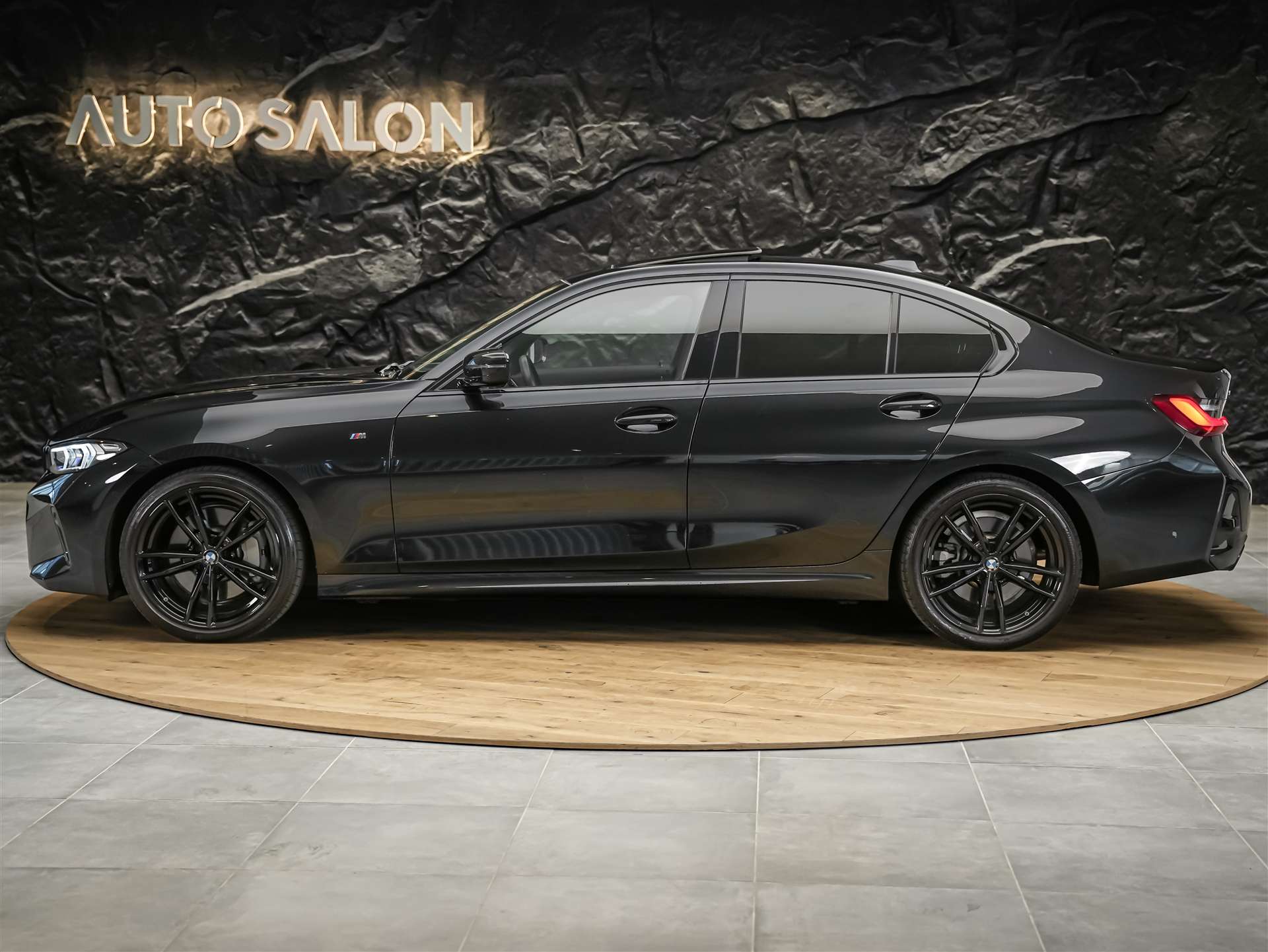 BMW 330i xDrive Steptronic M Sport Pro *Panorama*El. Sitze mit Memory*Head-Up*Harman/Kardon*-showroom-element-2