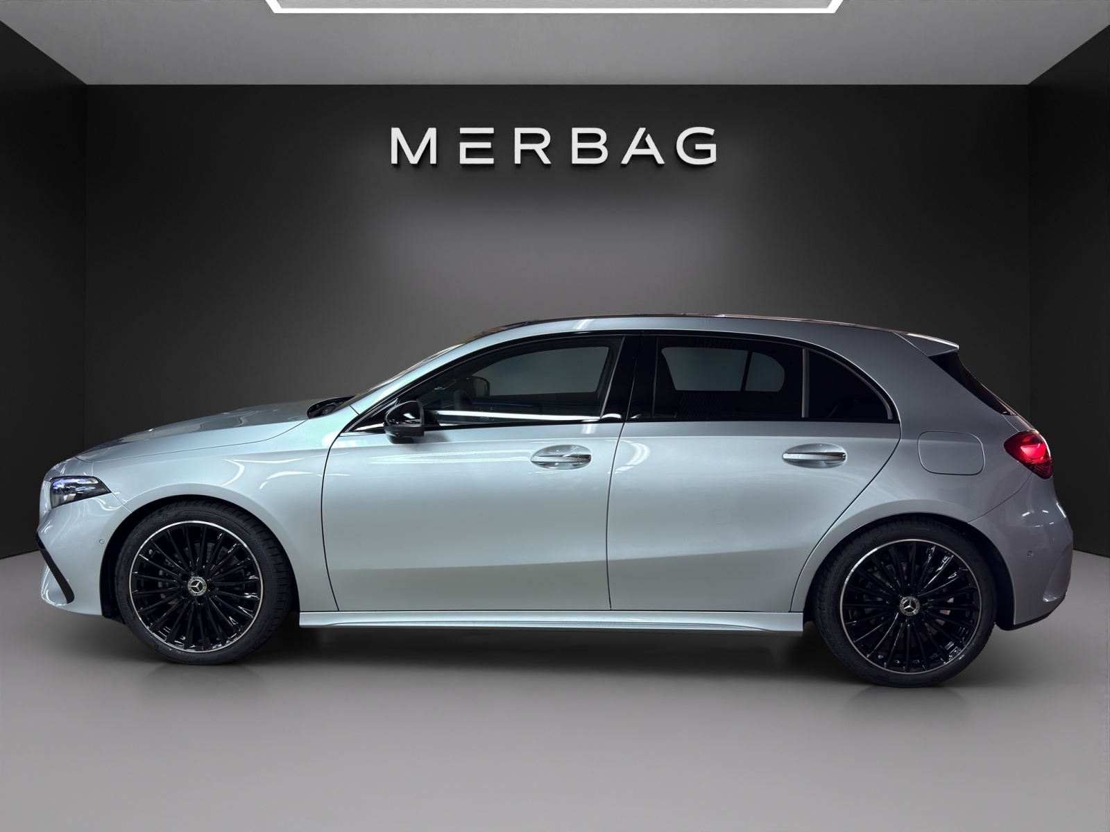 MERCEDES-BENZ A 200 Night Star 7G-DCT-image-1