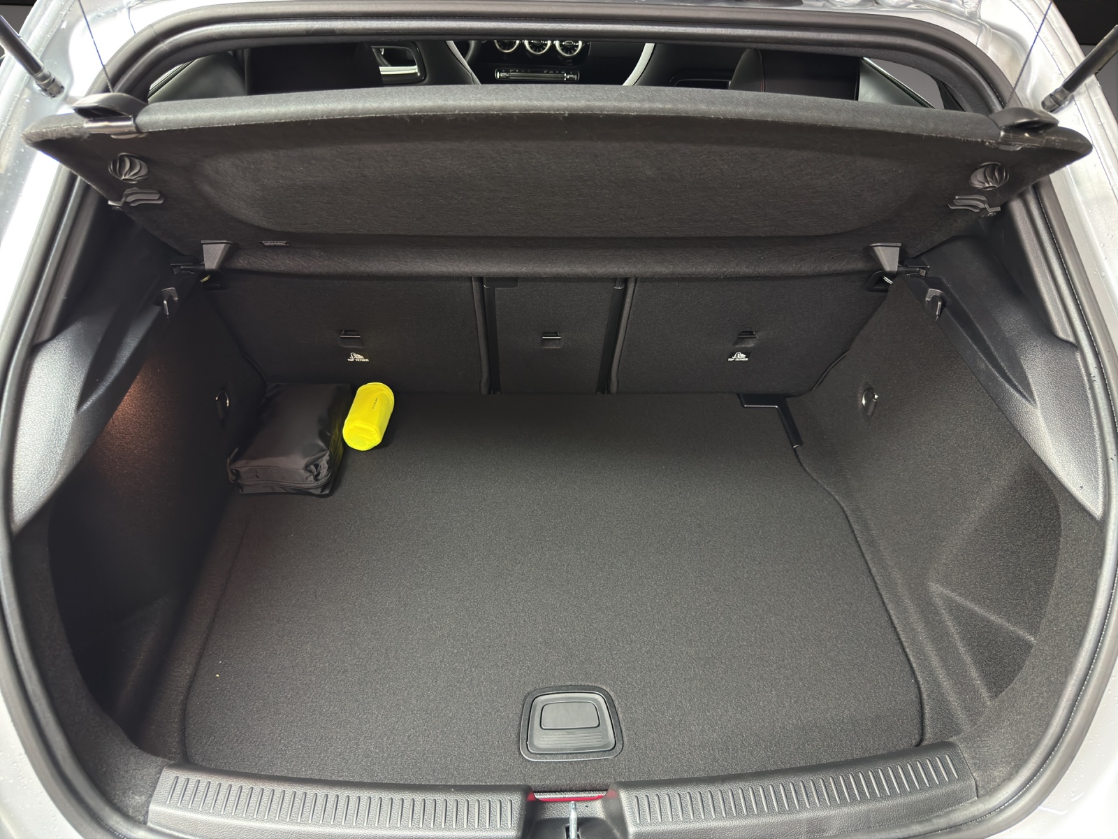 MERCEDES-BENZ A 200 Night Star 7G-DCT-image-8