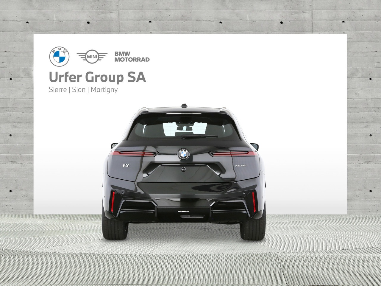 BMW iX xDrive60 M Sport-showroom-element-3